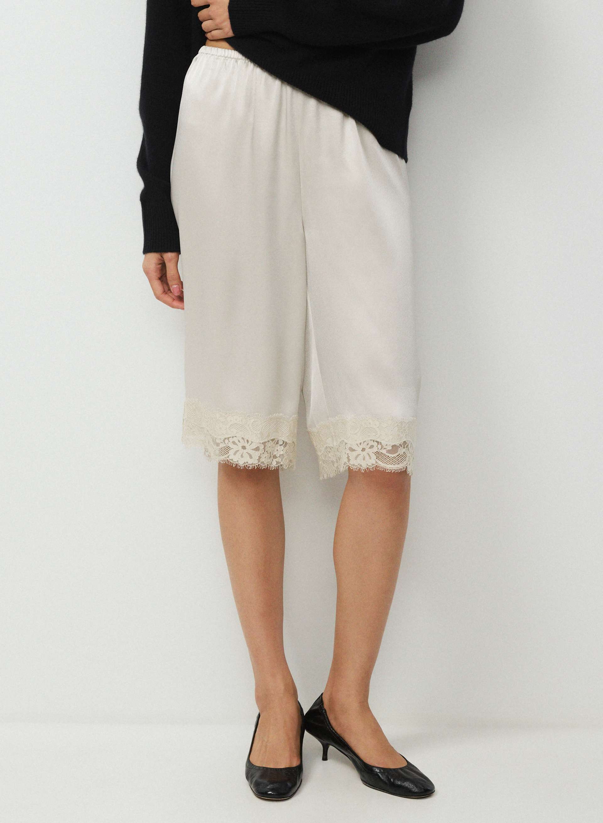Mitte Satin Short | Aritzia US