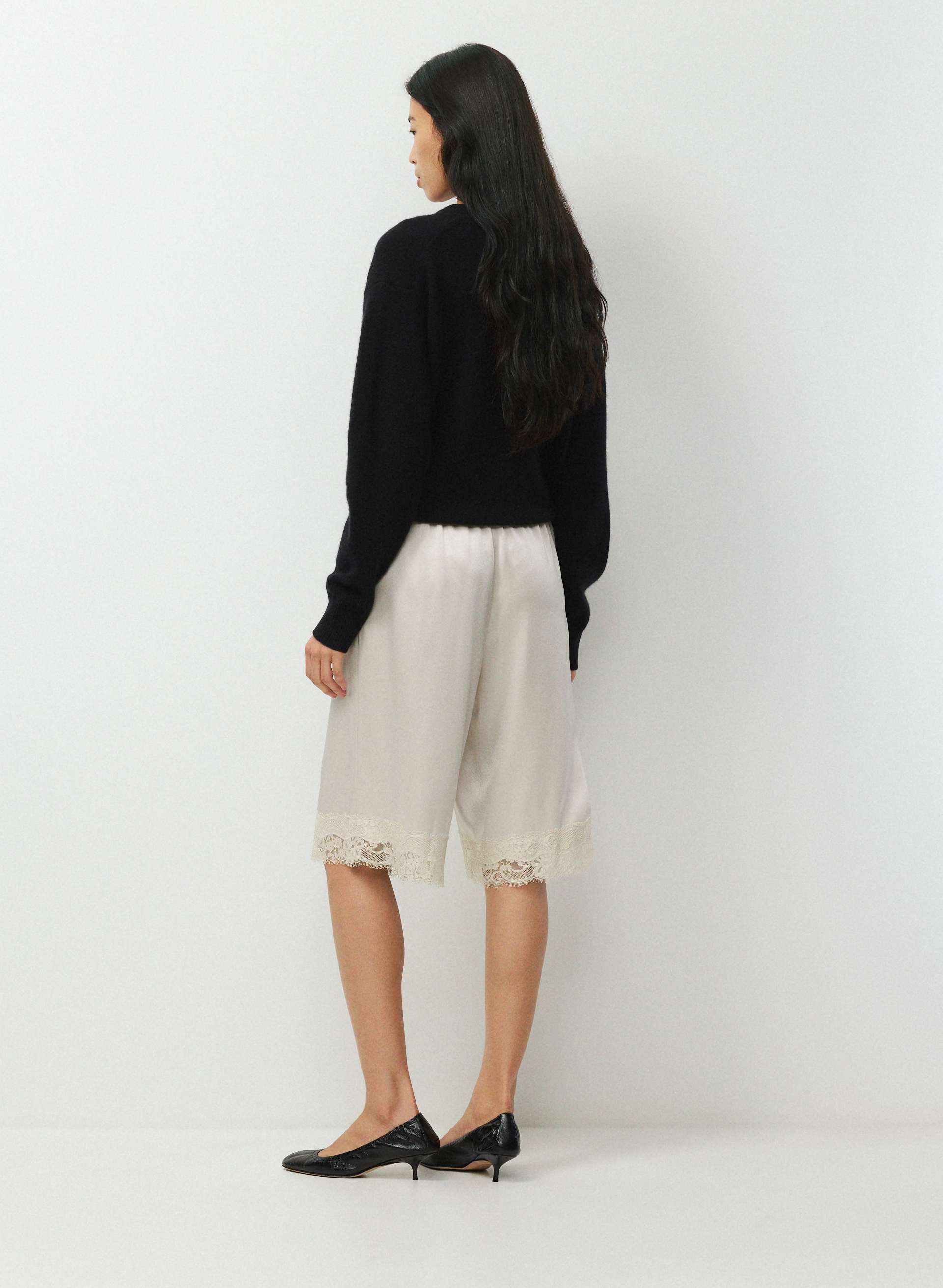 MITTE SATIN SHORT | Aritzia