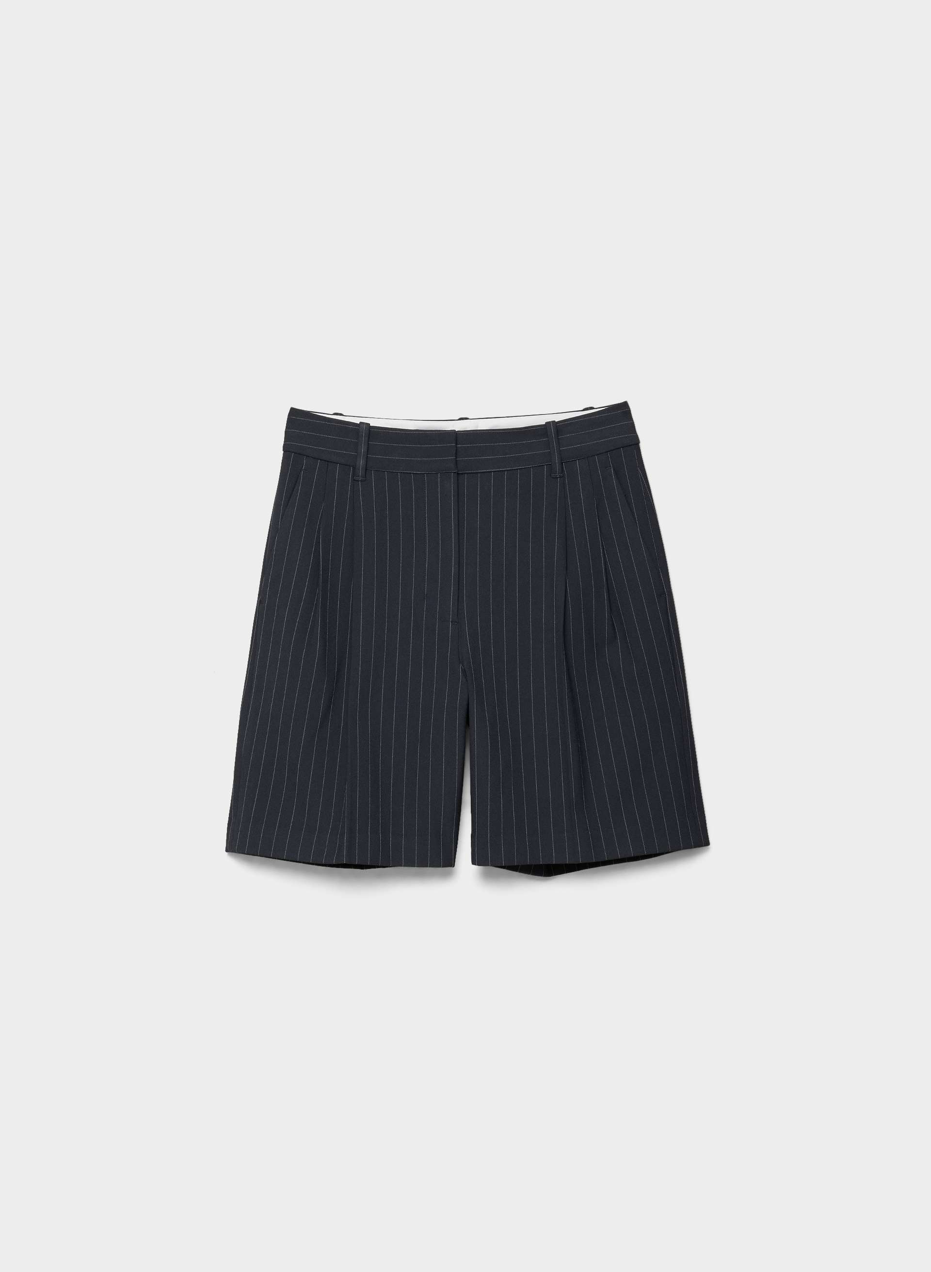 THE EFFORTLESS SHORT™ LONG | Aritzia