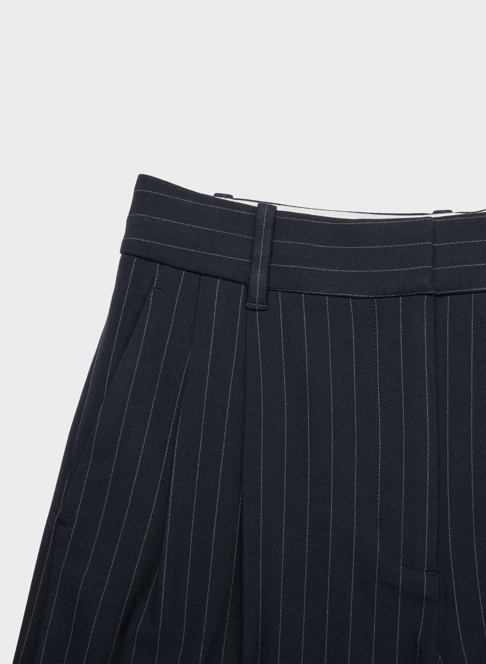 THE EFFORTLESS SHORT™ LONG | Aritzia