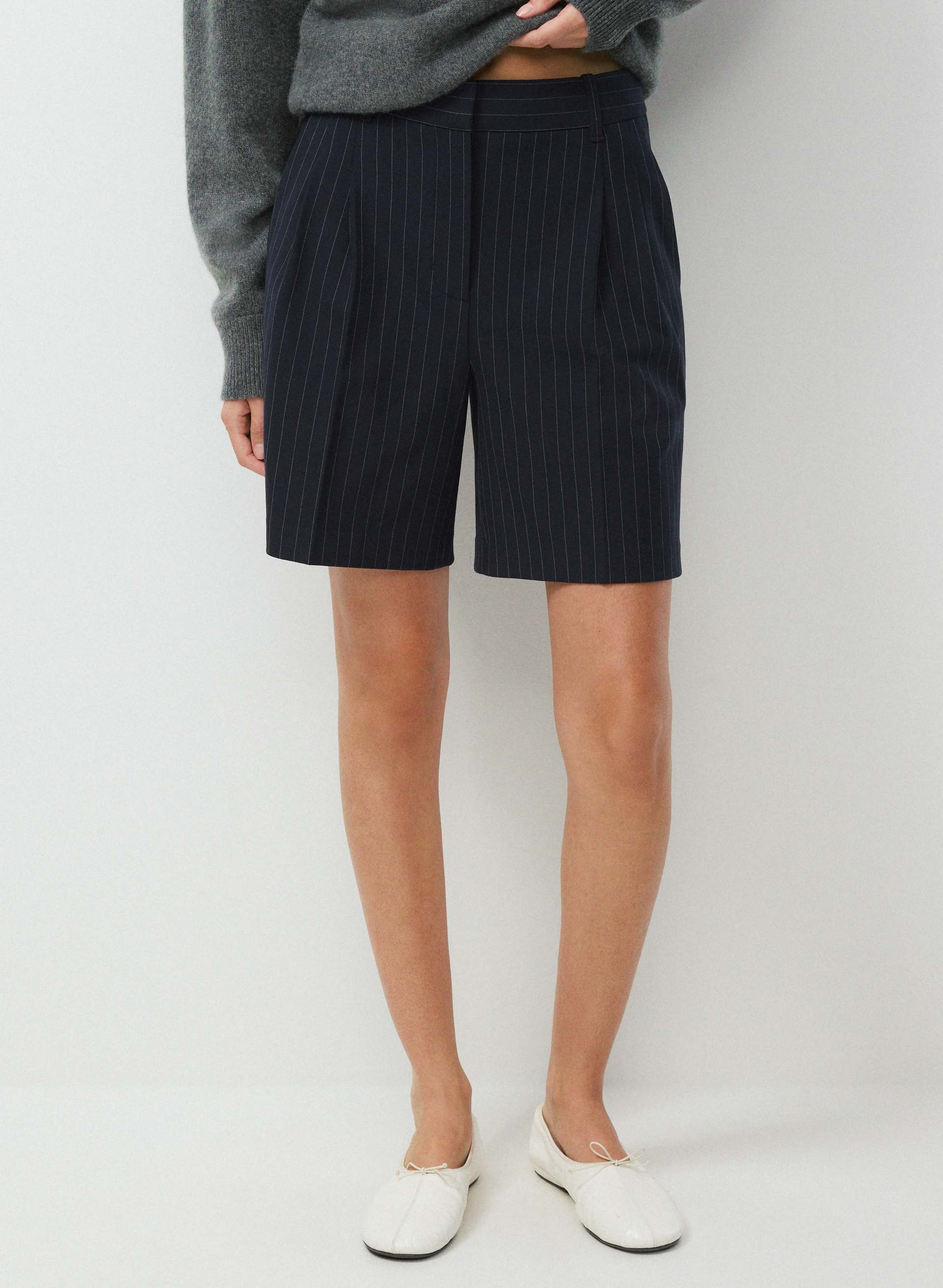 THE EFFORTLESS SHORT™ LONG | Aritzia