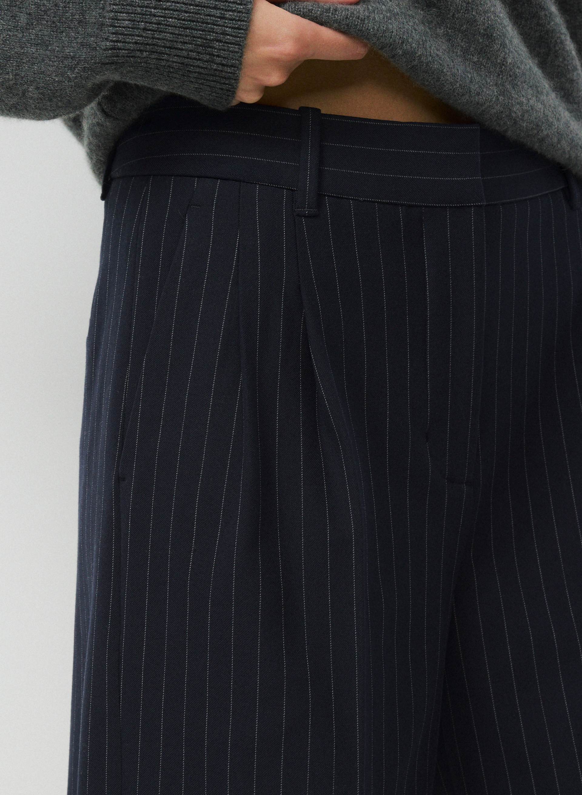 THE EFFORTLESS SHORT™ LONG | Aritzia