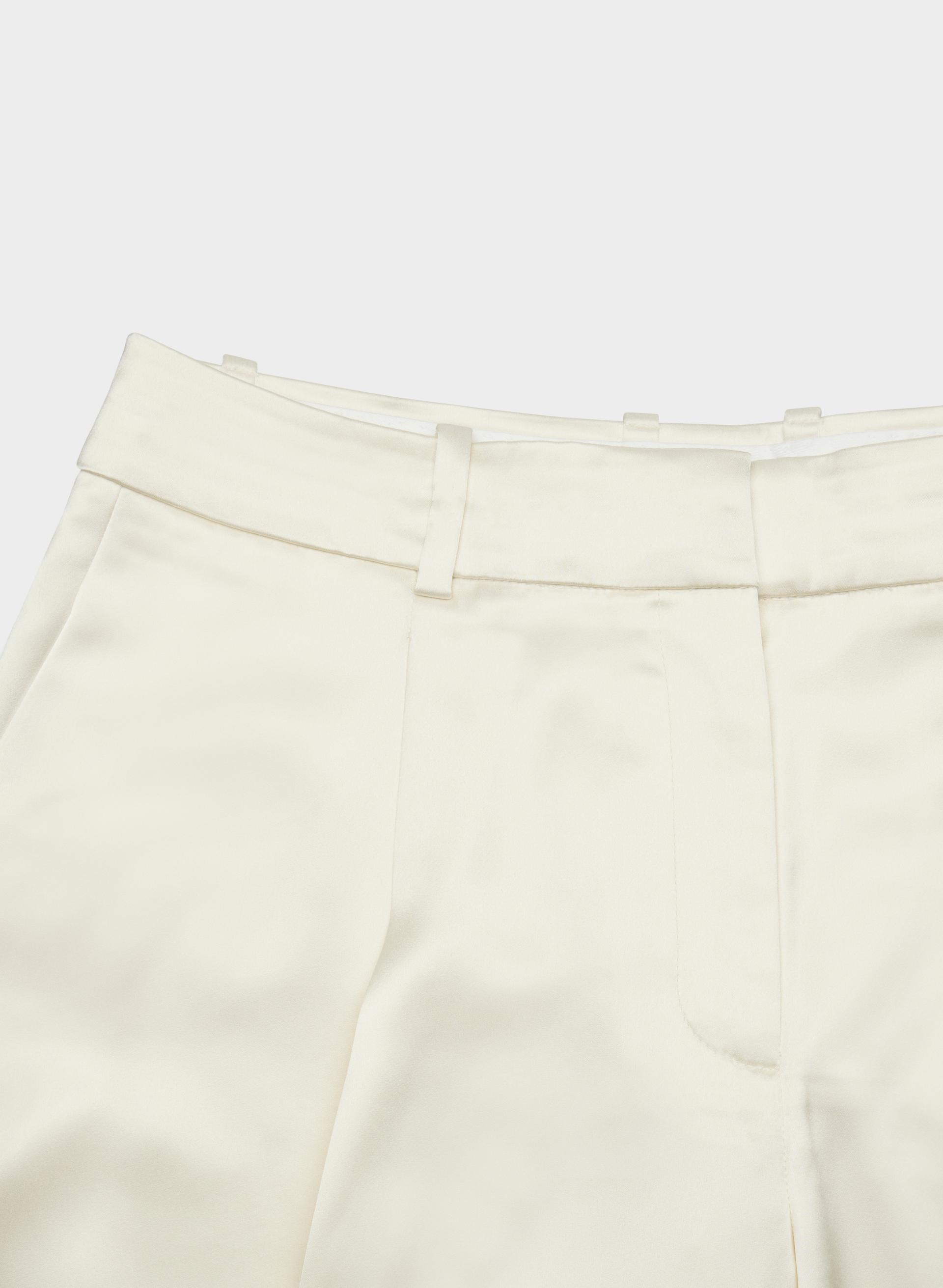 TOUCHPOINT SATIN SHORT | Aritzia
