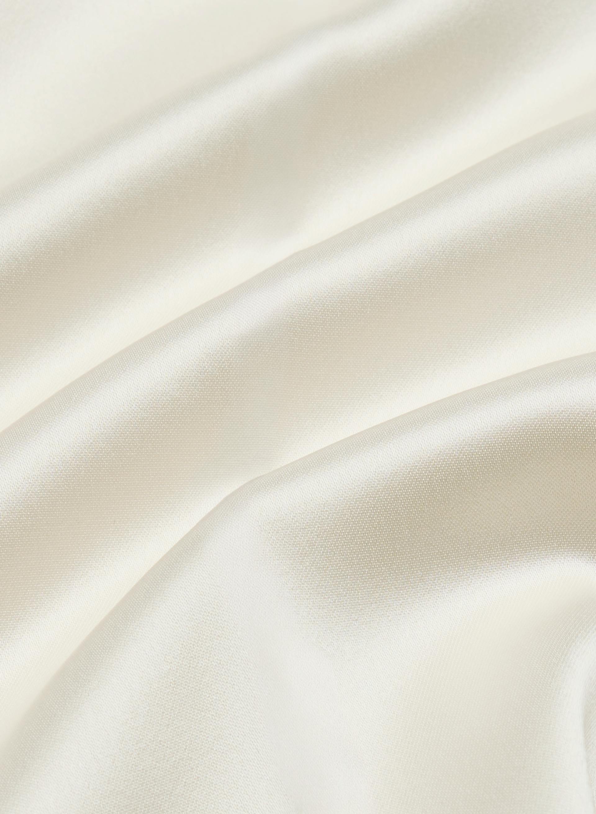 TOUCHPOINT SATIN SHORT | Aritzia