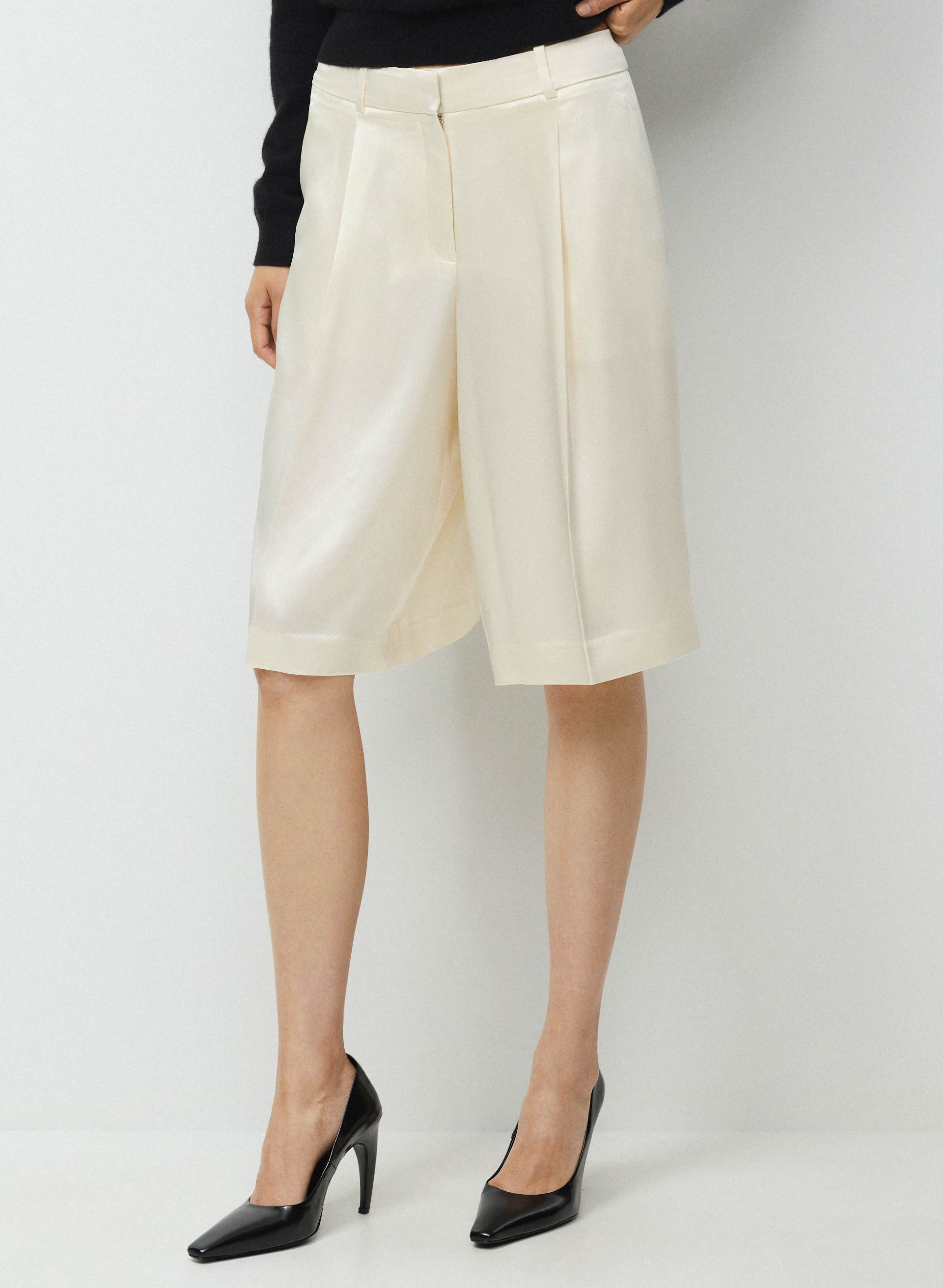 TOUCHPOINT SATIN SHORT | Aritzia