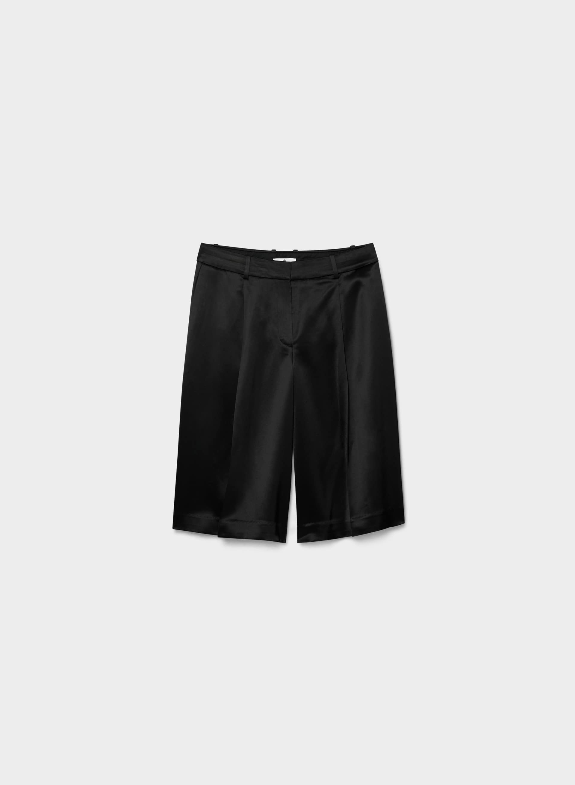 TOUCHPOINT SATIN SHORT - Double satin low-rise below-knee shorts. 