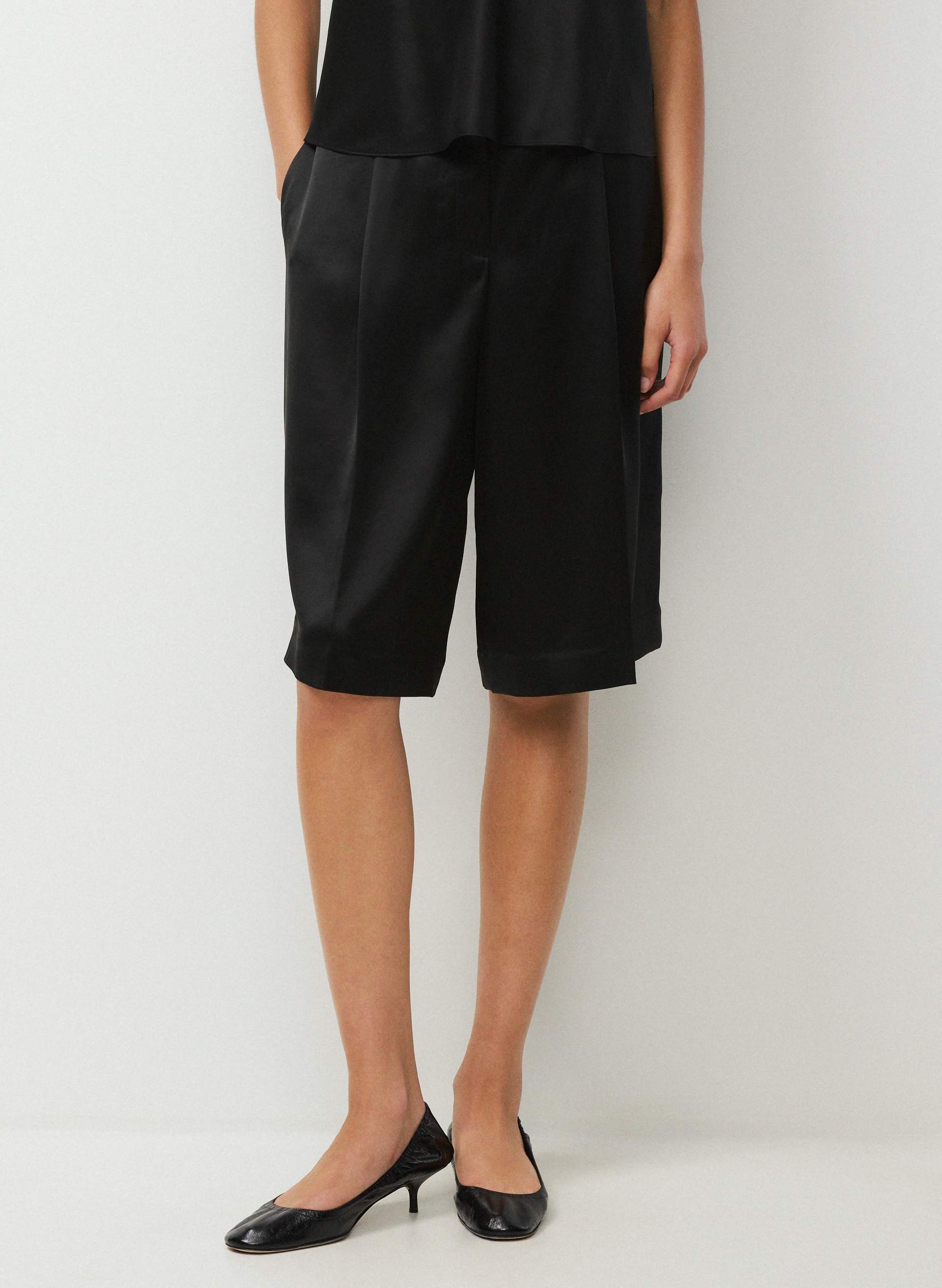 Touchpoint Satin Short | Aritzia US