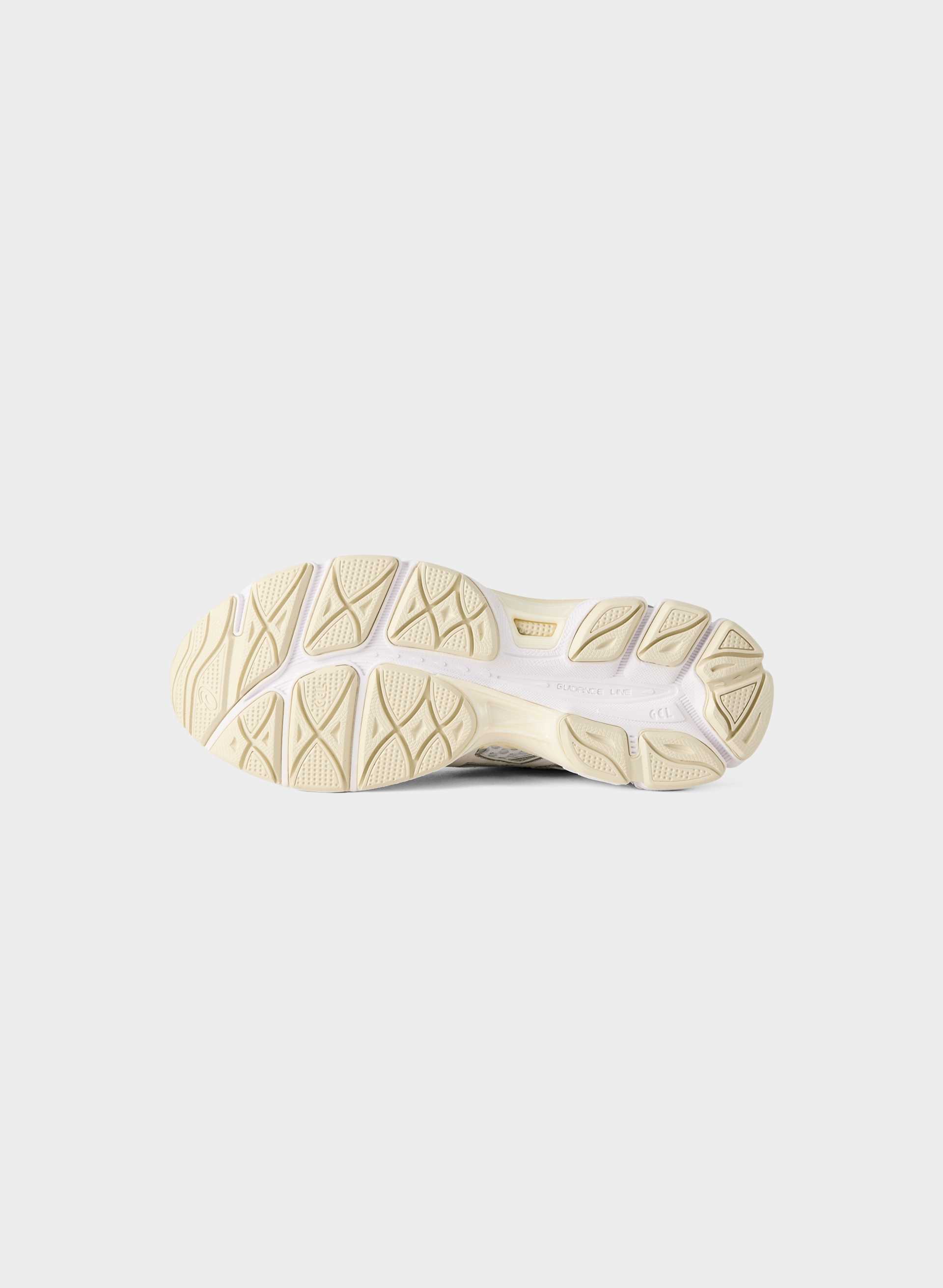 GEL-CUMULUS 16 | Aritzia