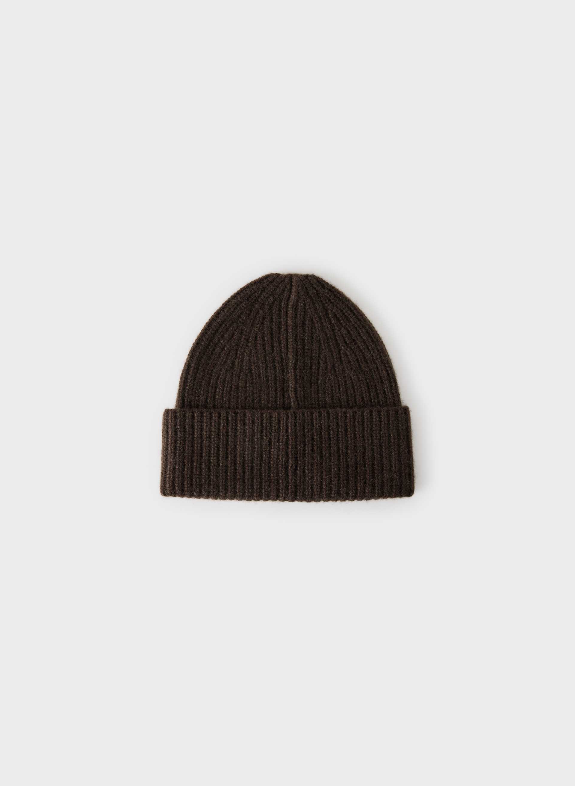 CASHMERE CRESTED BEANIE | Aritzia