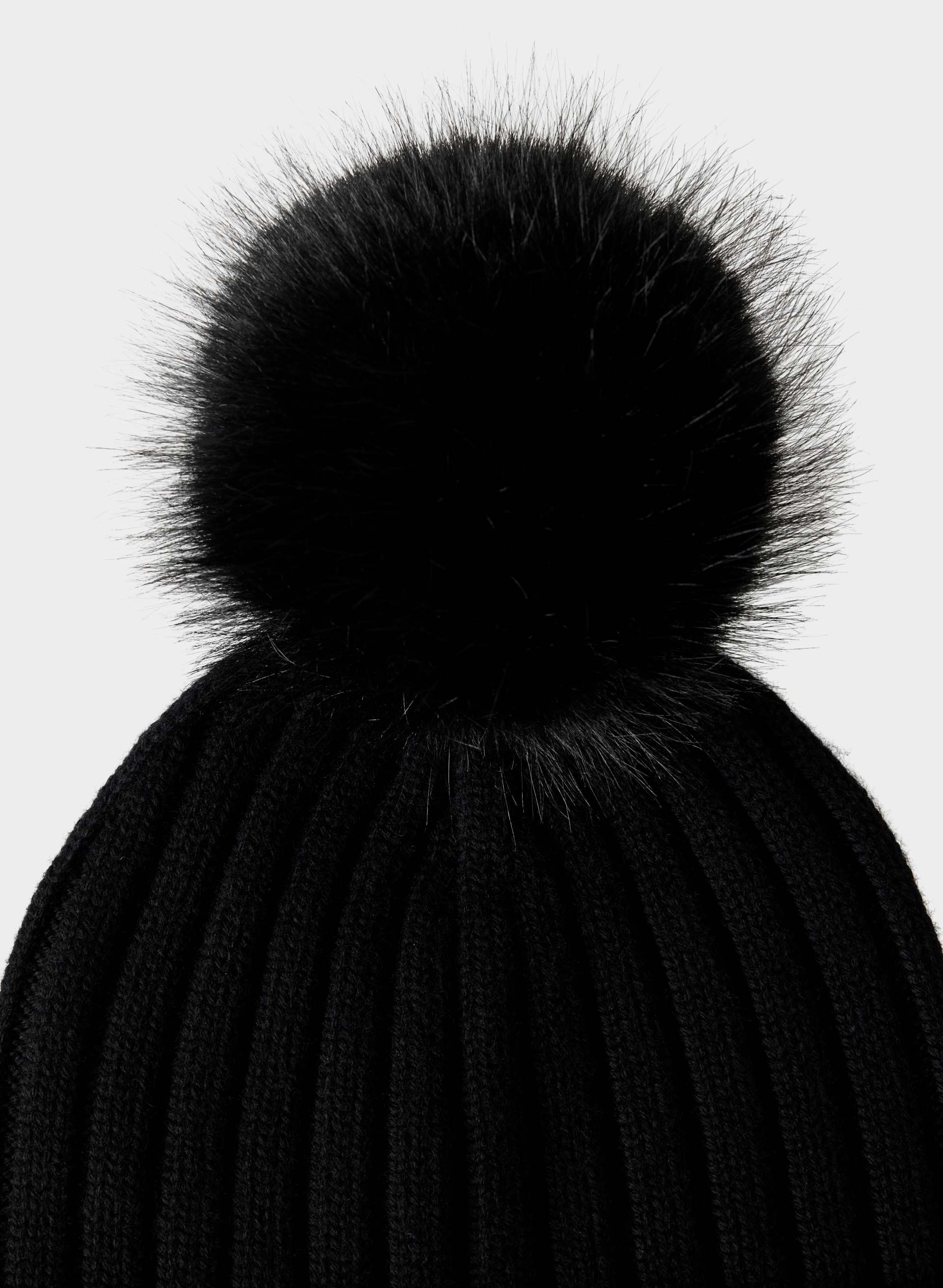 MERINO WOOL ADORE BEANIE | Aritzia