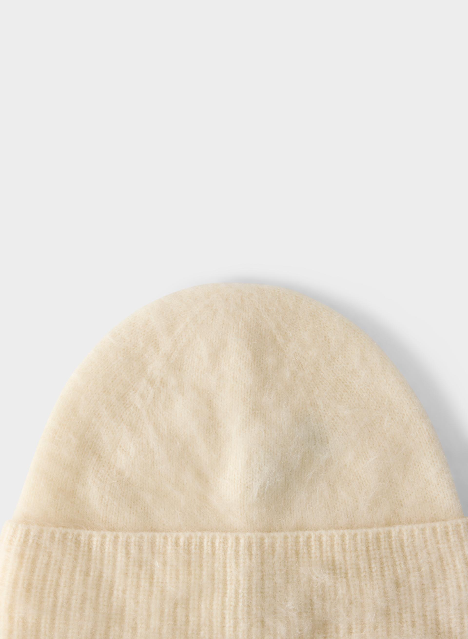 BRUSHED WOOL CASHMERE MOTTO BEANIE | Aritzia