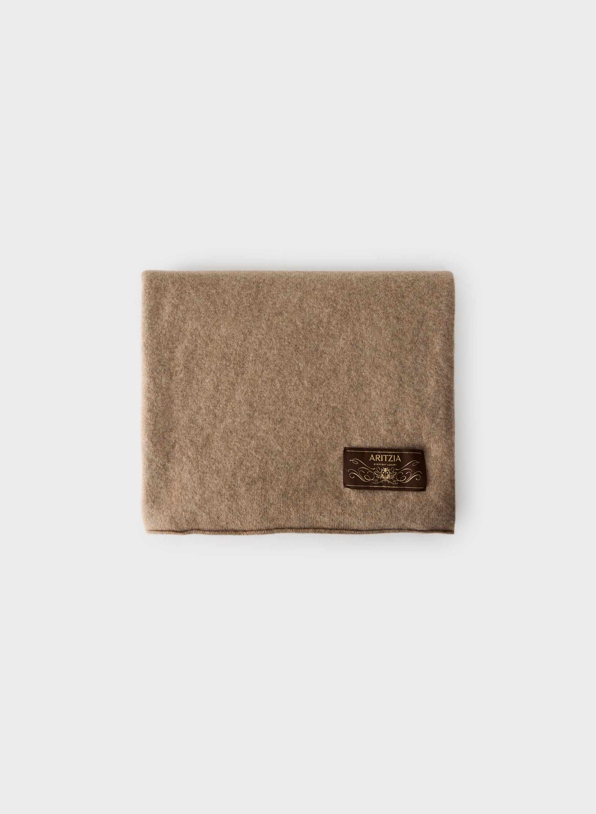 ESSENTIAL CASHMERE BLANKET SCARF | Aritzia