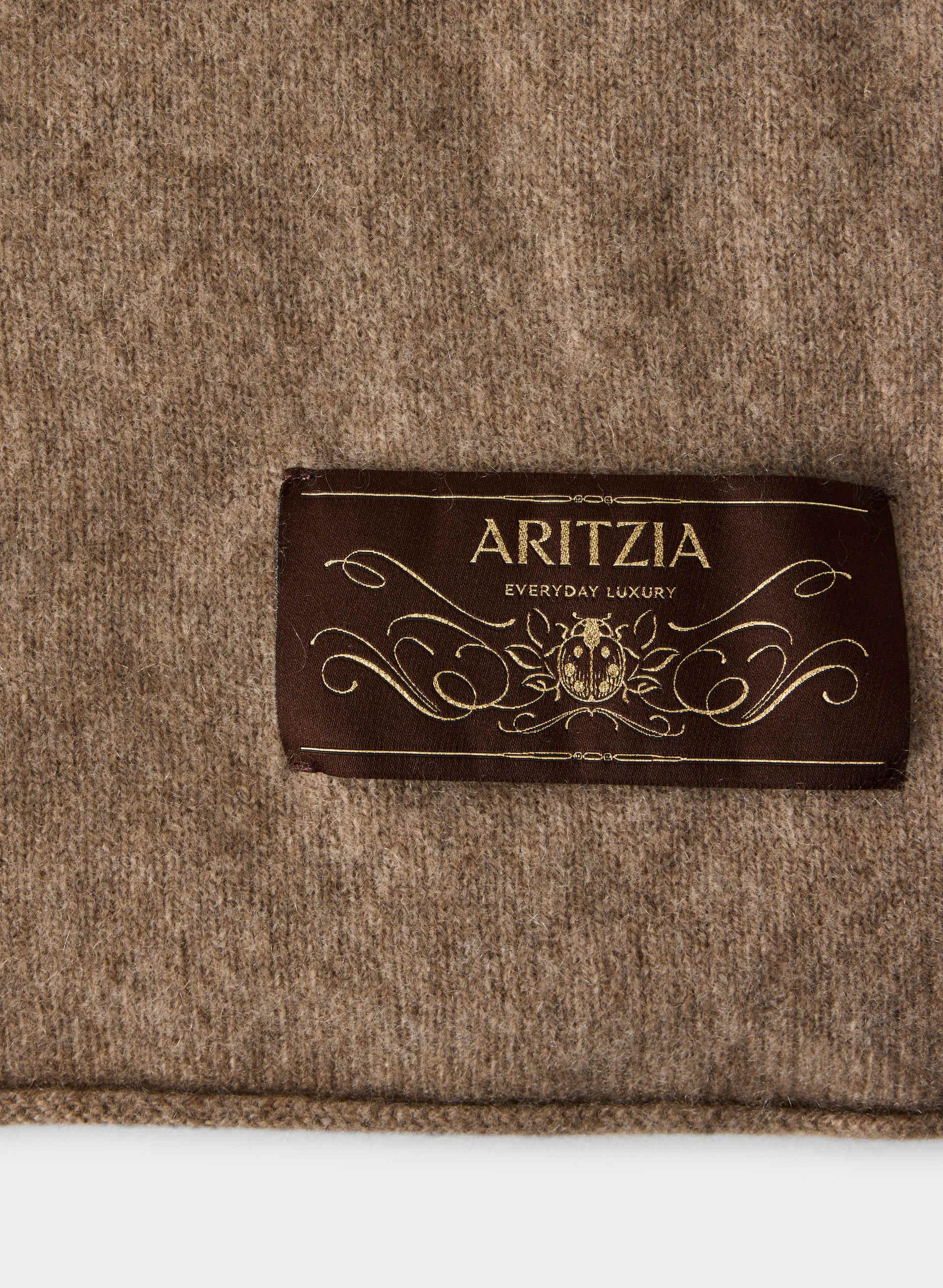 ESSENTIAL CASHMERE BLANKET SCARF | Aritzia
