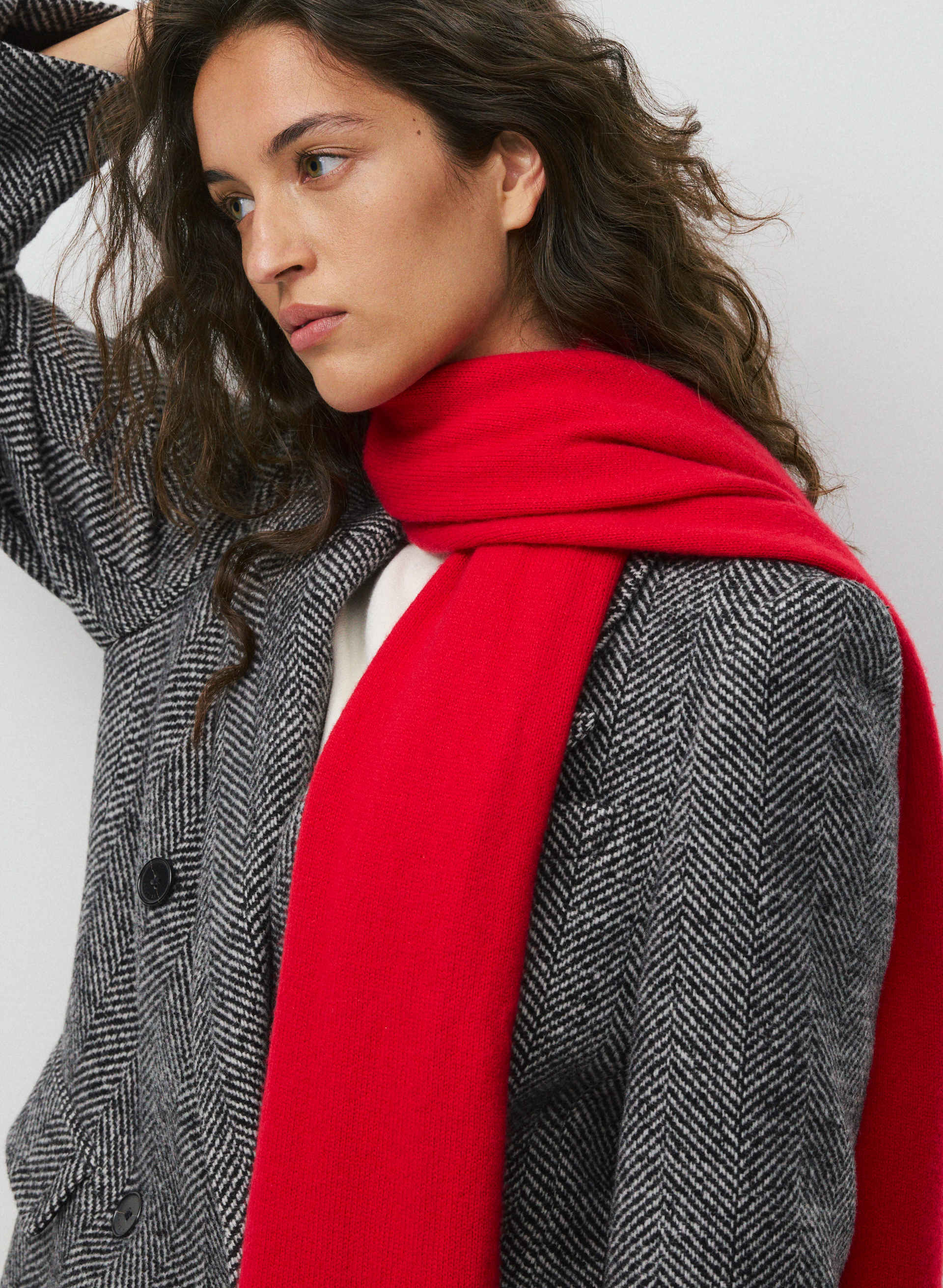 ESSENTIAL CASHMERE MILLENNIA LARGE SCARF | Aritzia