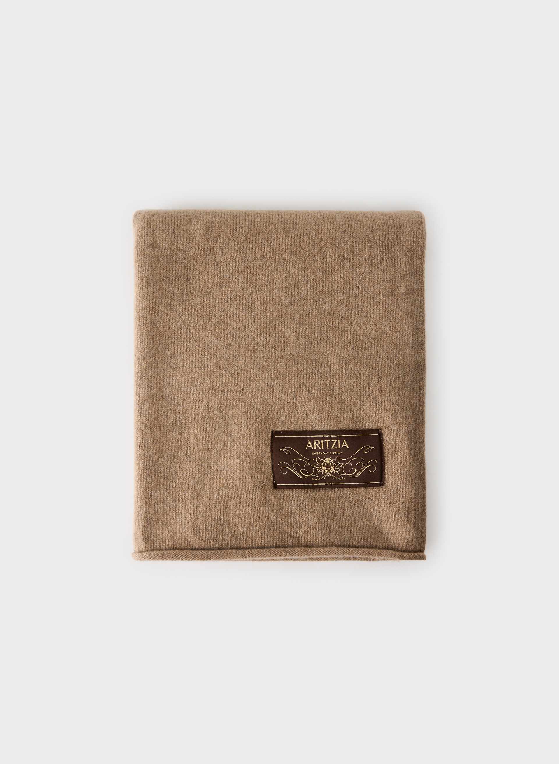 ESSENTIAL CASHMERE MILLENNIA LARGE SCARF | Aritzia