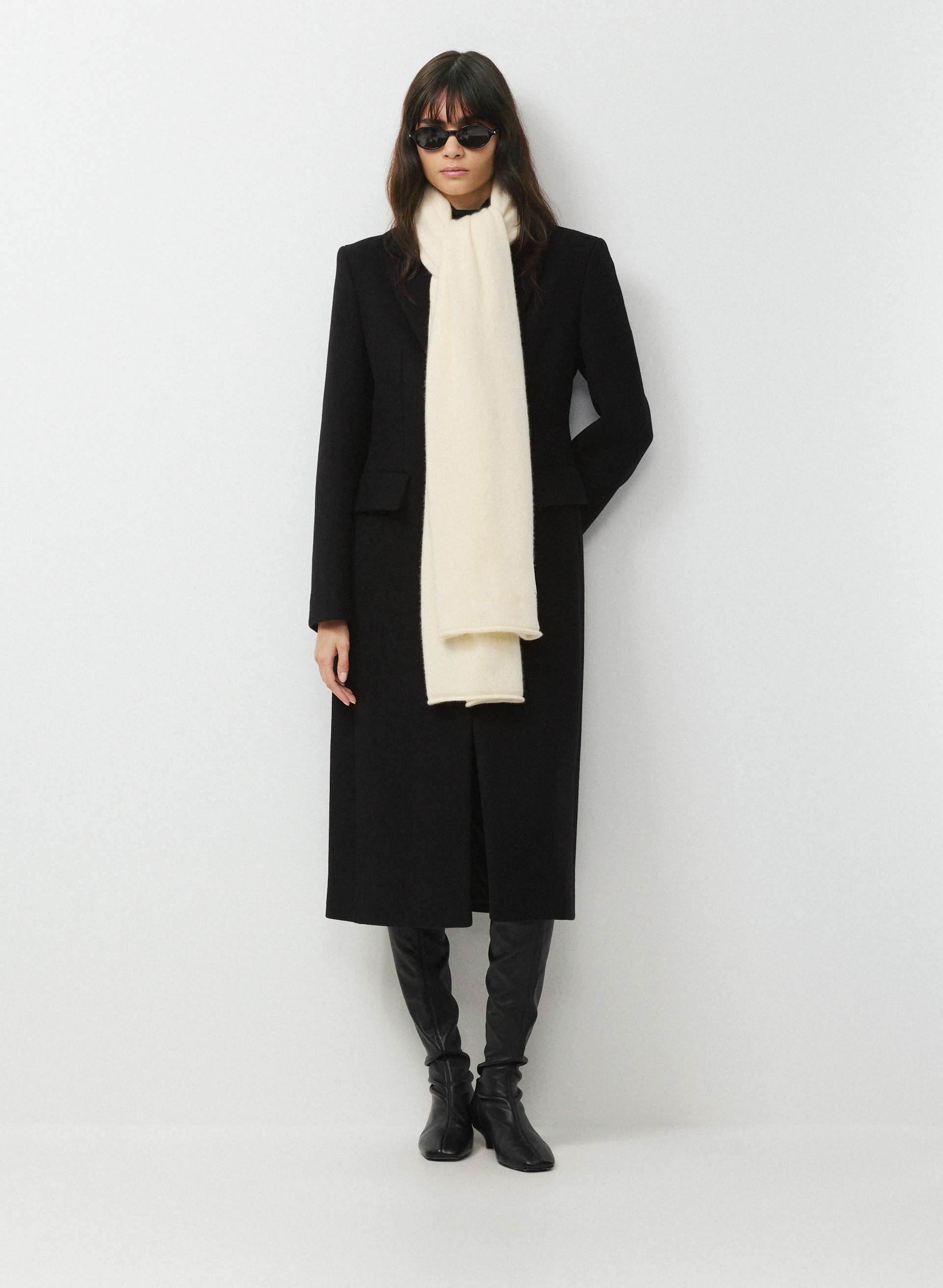 ESSENTIAL CASHMERE MILLENNIA LARGE SCARF | Aritzia