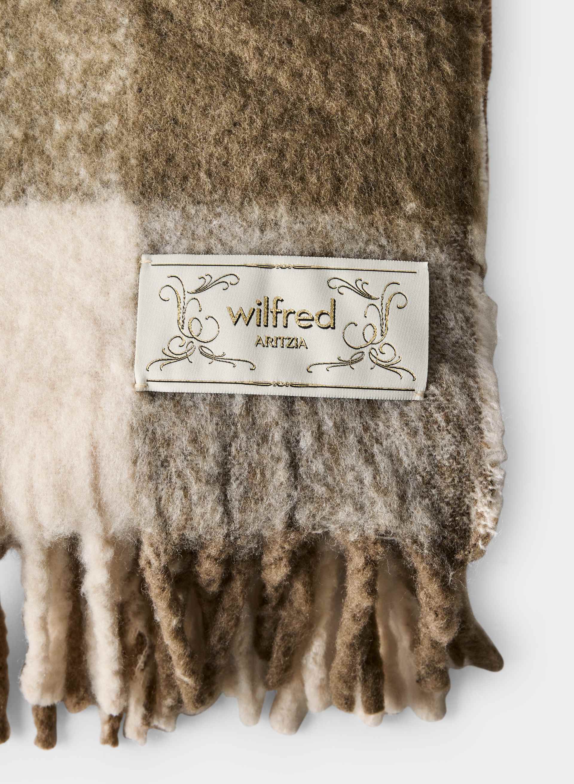 TWIST SCARF | Aritzia