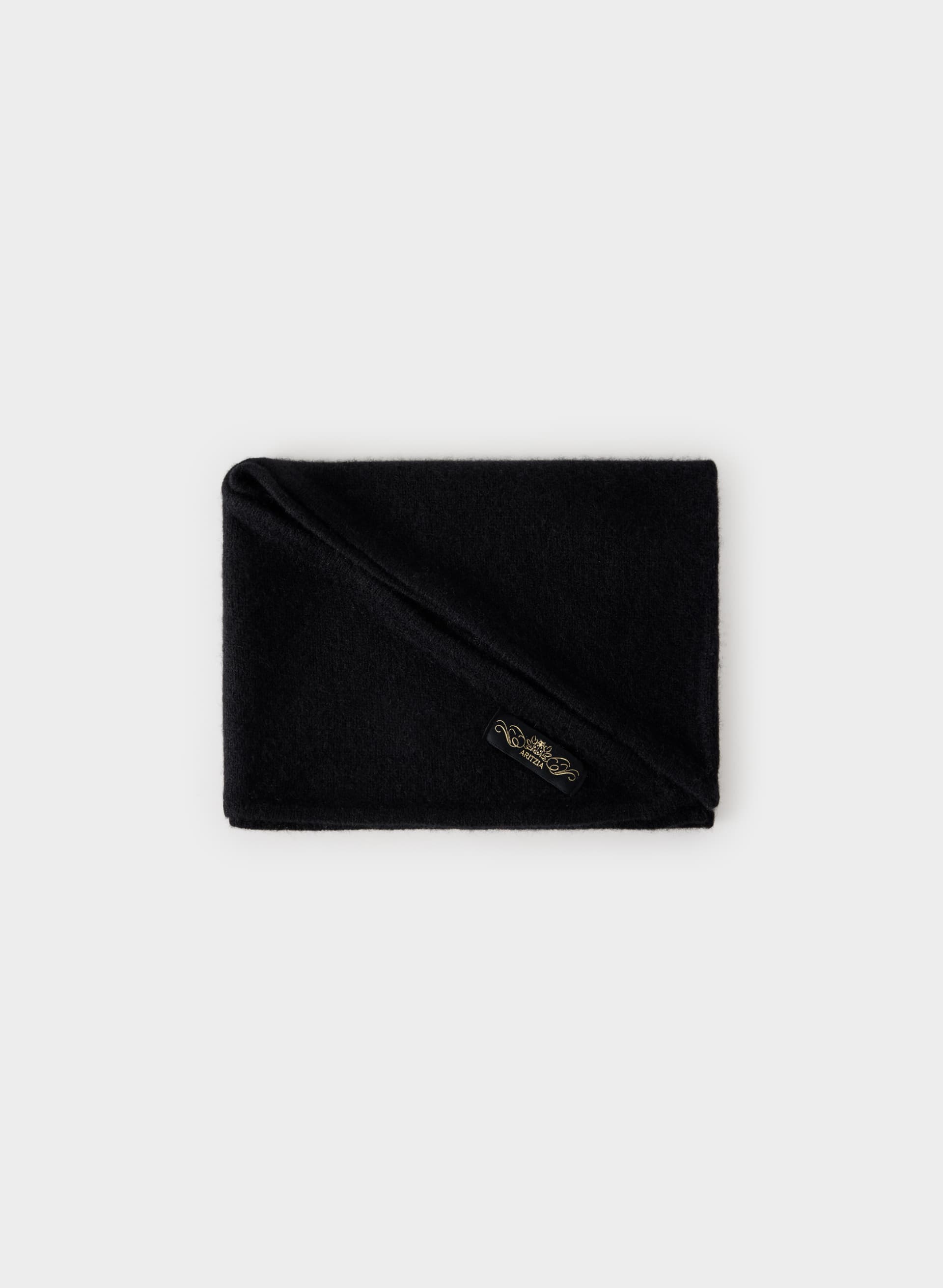 ESSENTIAL CASHMERE KEY SMALL TRIANGLE SCARF | Aritzia