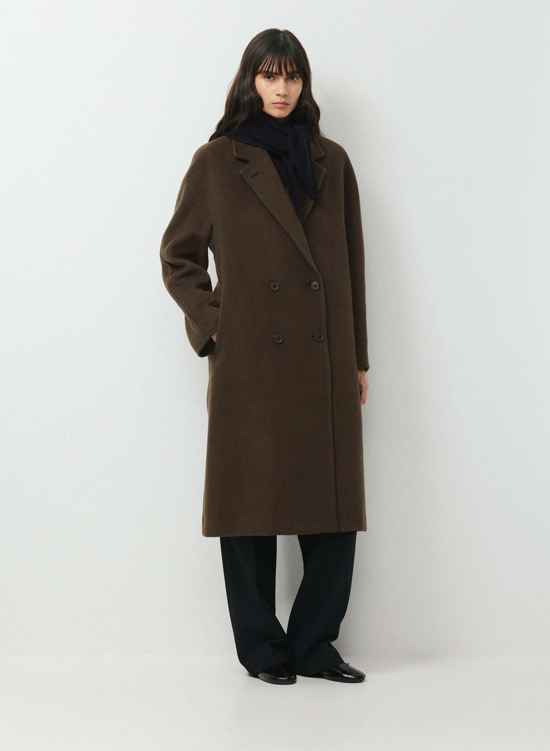 ESSENTIAL CASHMERE KEY SMALL TRIANGLE SCARF | Aritzia