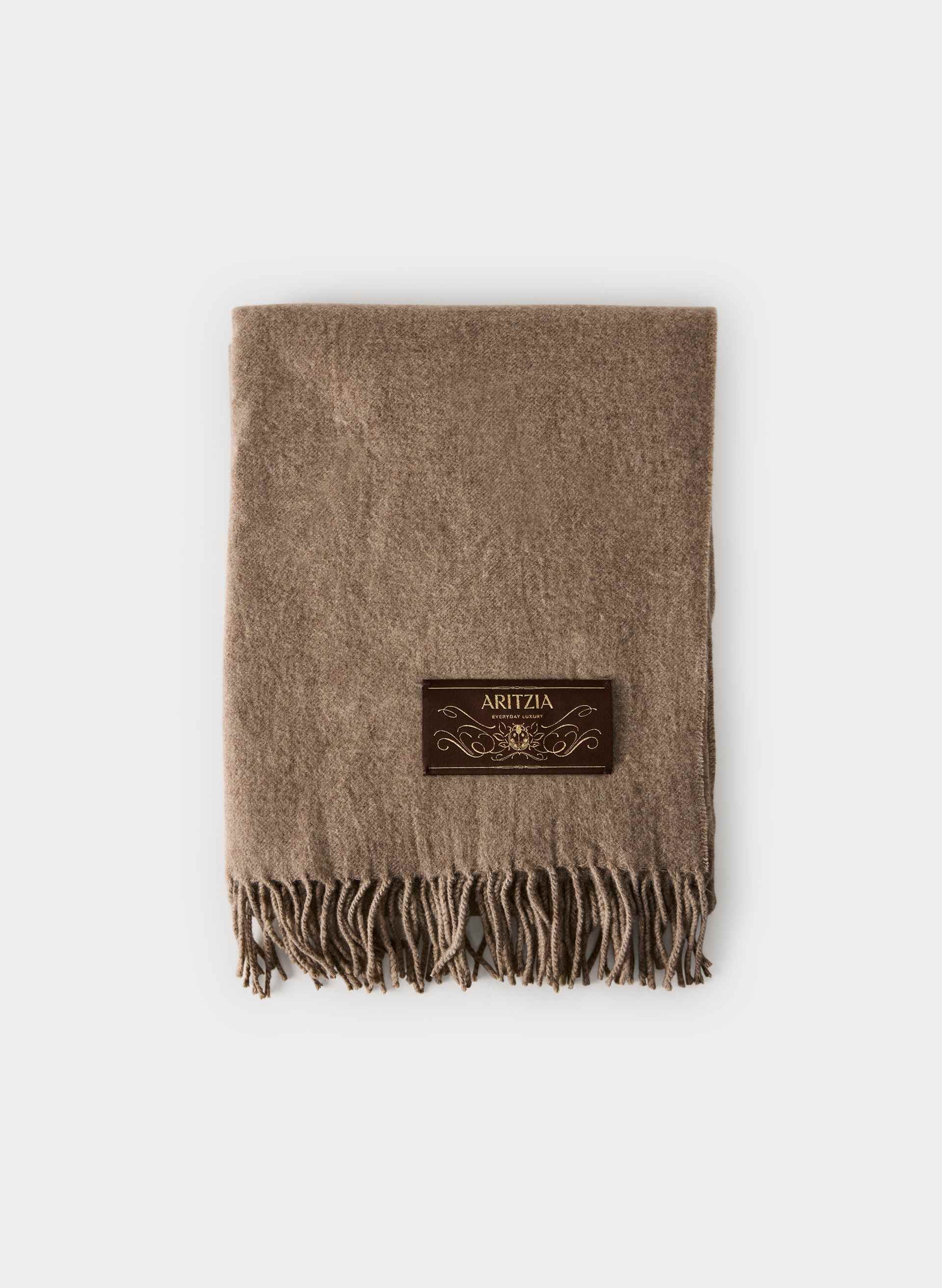 ESSENTIAL CASHMERE NOBLE SCARF | Aritzia