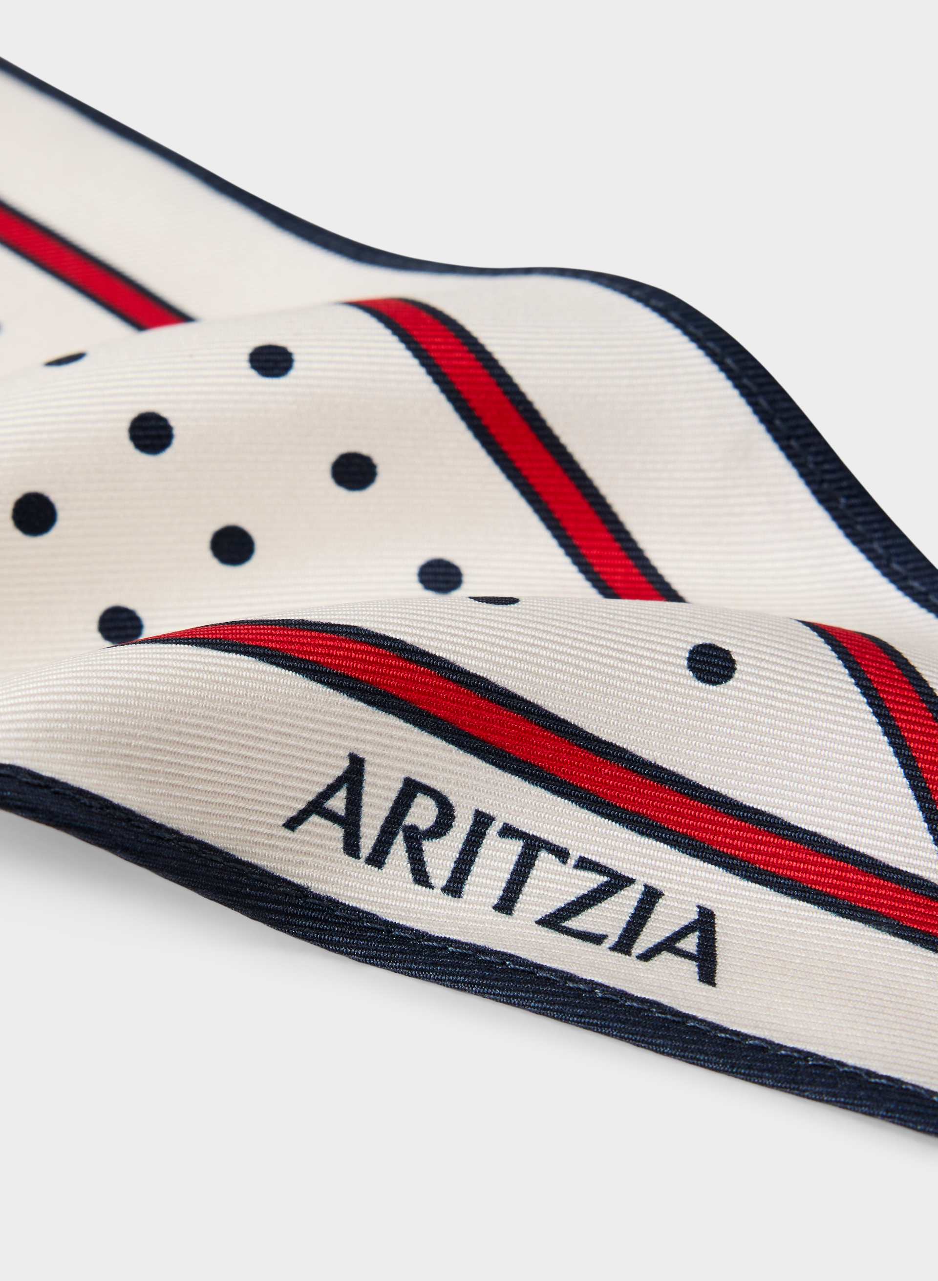 VITTI SILK TRIANGLE SCARF | Aritzia