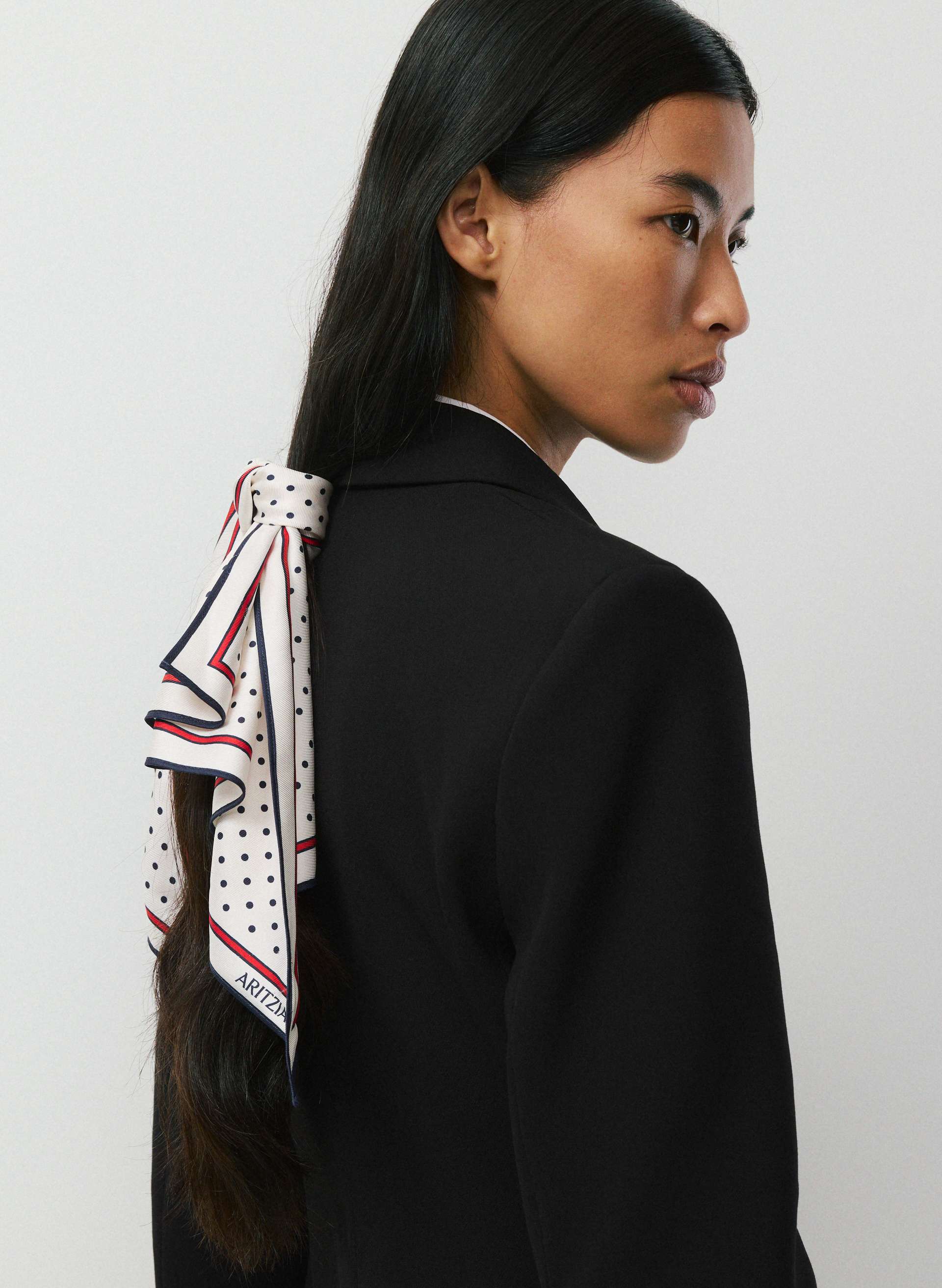 VITTI SILK TRIANGLE SCARF | Aritzia