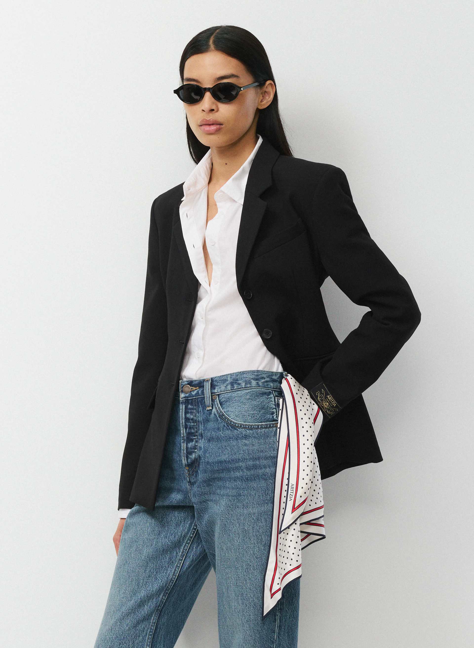 VITTI SILK TRIANGLE SCARF | Aritzia