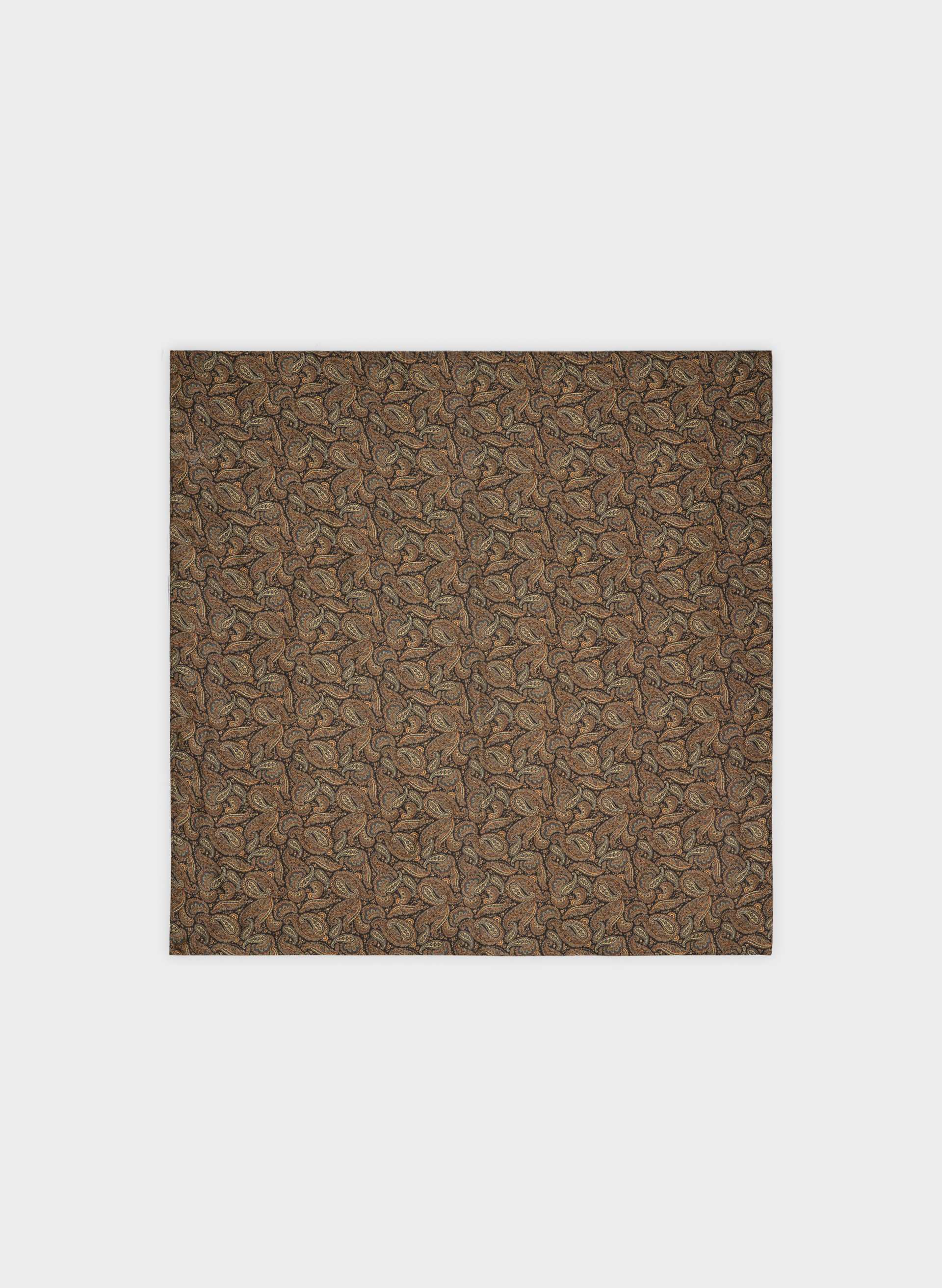 GRAND FOULARD LOREN EN SOIE | Aritzia
