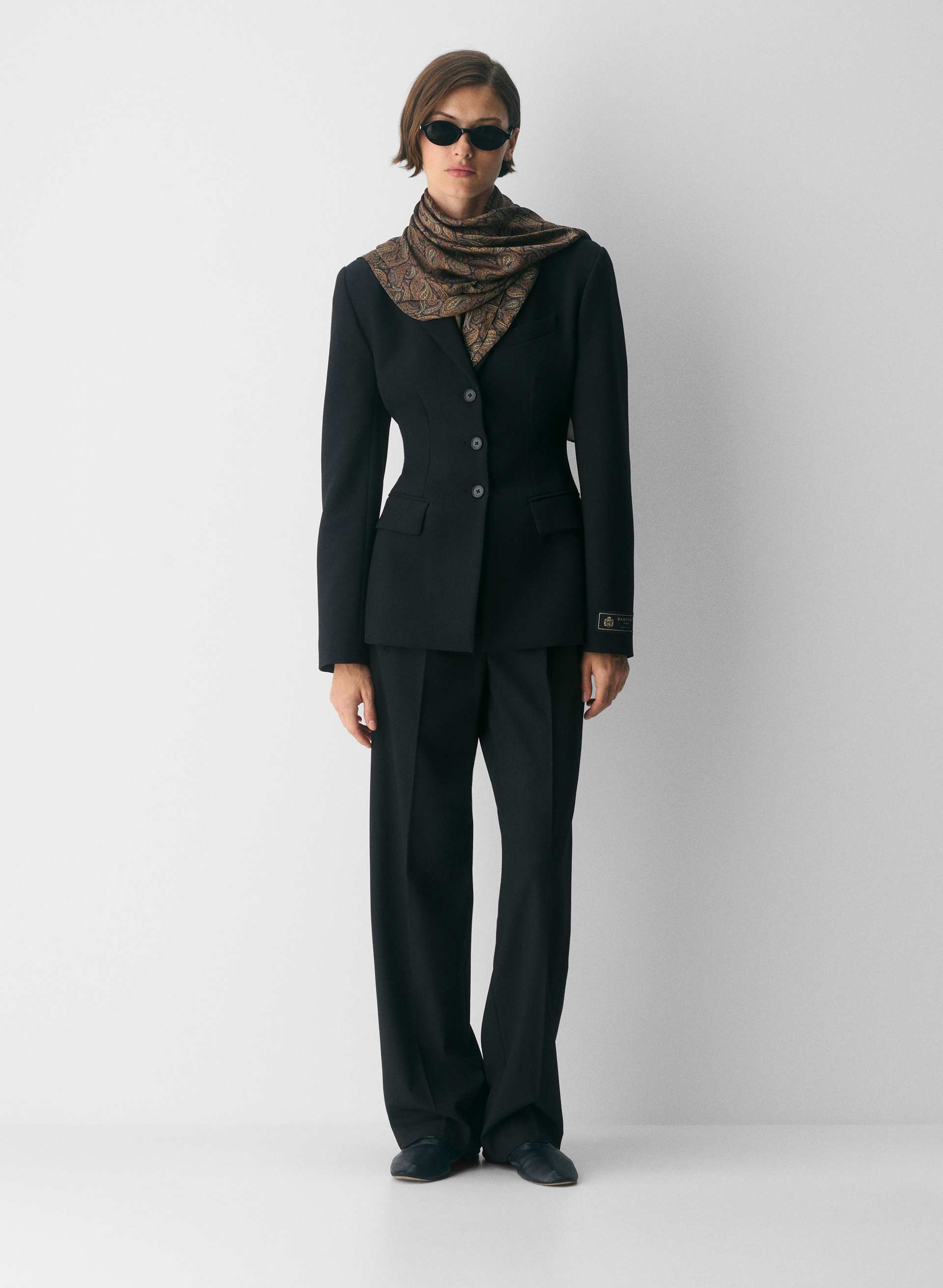 GRAND FOULARD LOREN EN SOIE - Foulard tout en soie, avec motif de style cachemire. 