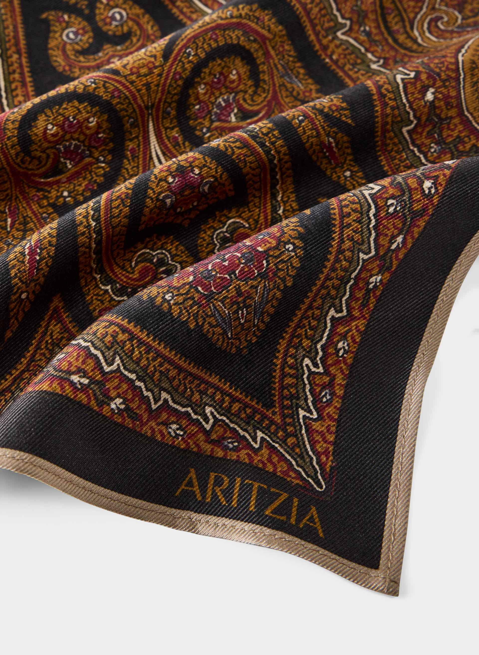 Elite Silk 90 Square Scarf | Aritzia US