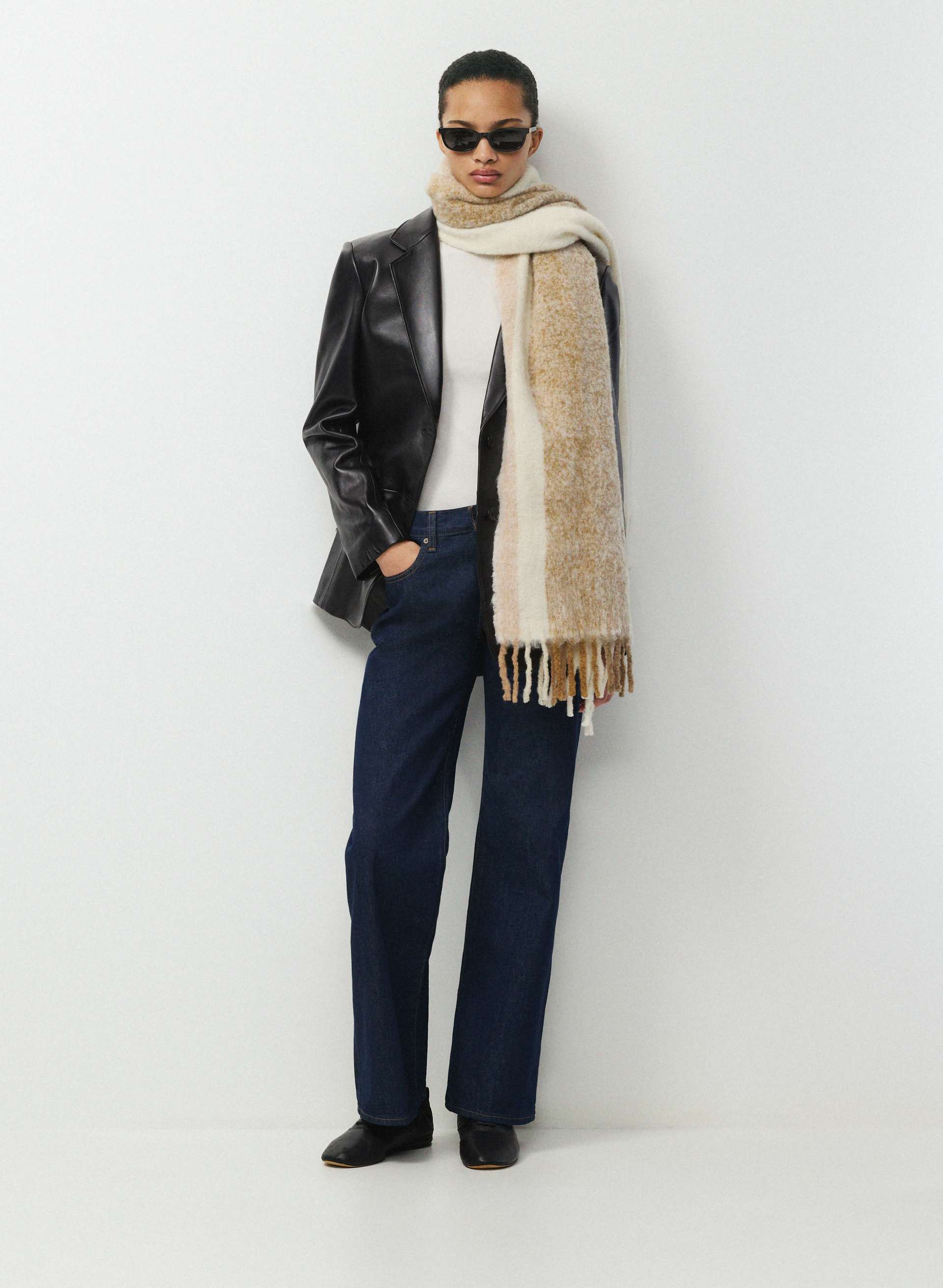 TWIST SCARF | Aritzia