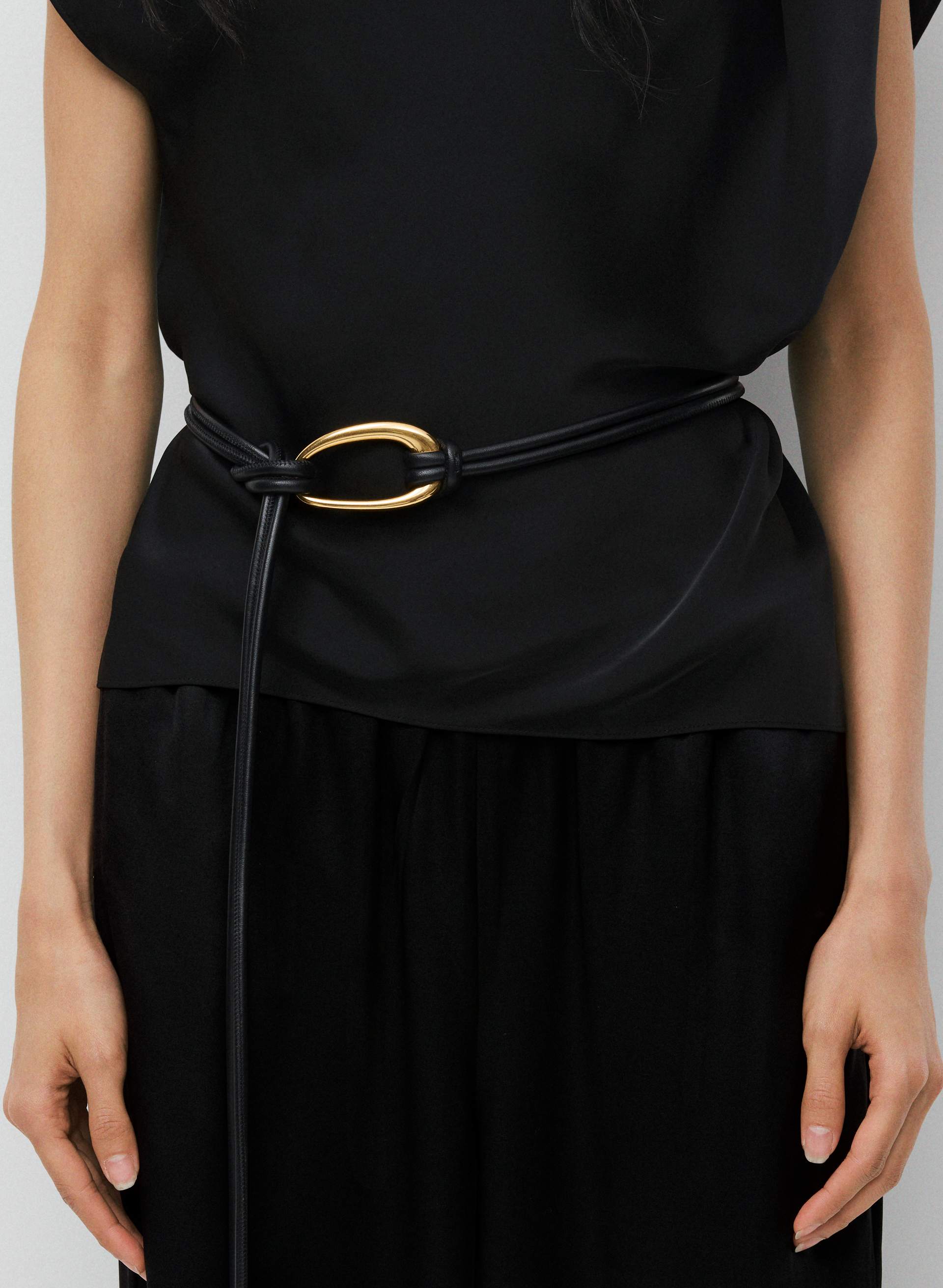 EVERMORE SOLID BRASS LEATHER BELT | Aritzia