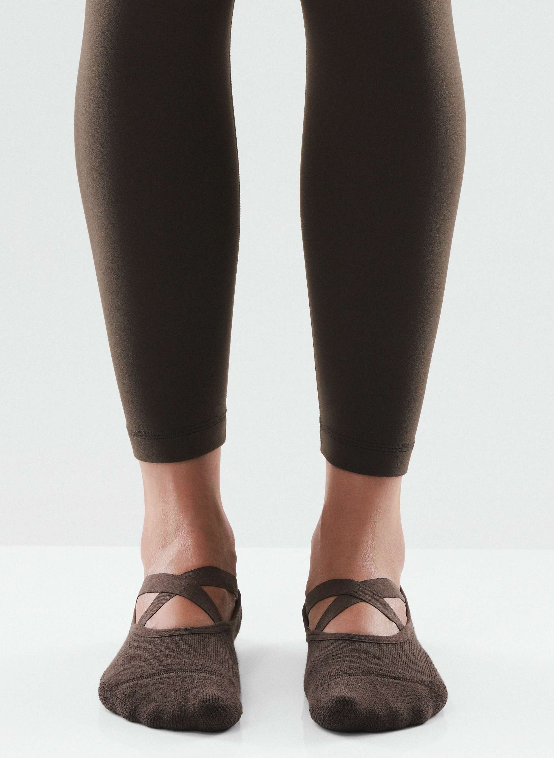 STABILITY GRIP NO-SHOW SOCK 2-PACK - Sweat-wicking performance grip no-show socks, 2-pack. 