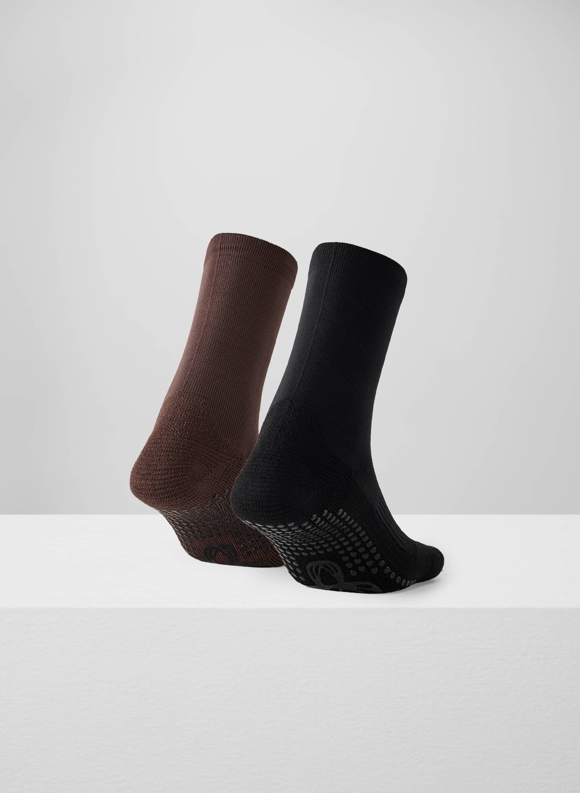 SOFTSET™ STUDIO GRIP CREW SOCK 2-PACK | Aritzia