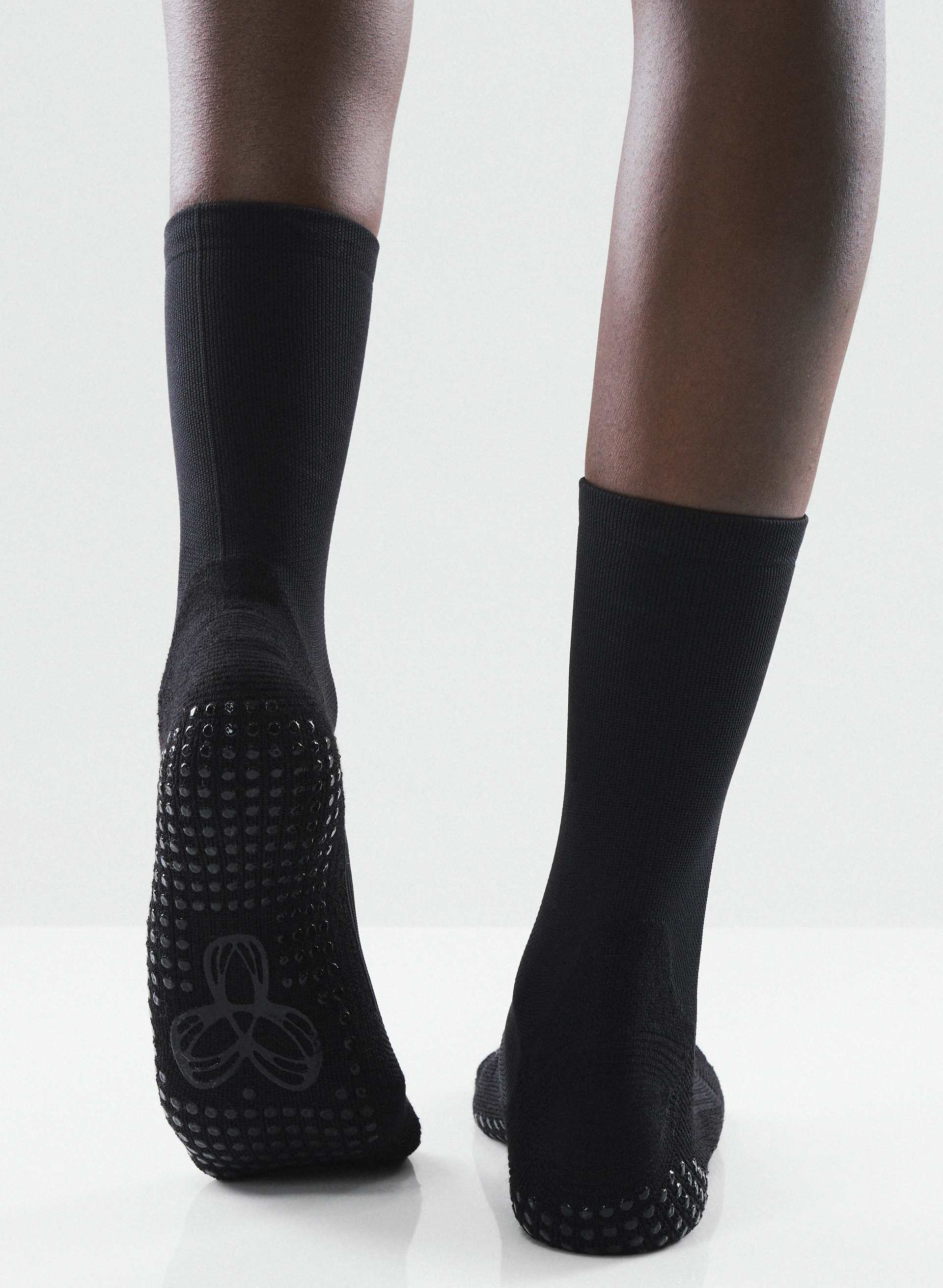 SOFTSET™ STUDIO GRIP CREW SOCK 2-PACK | Aritzia