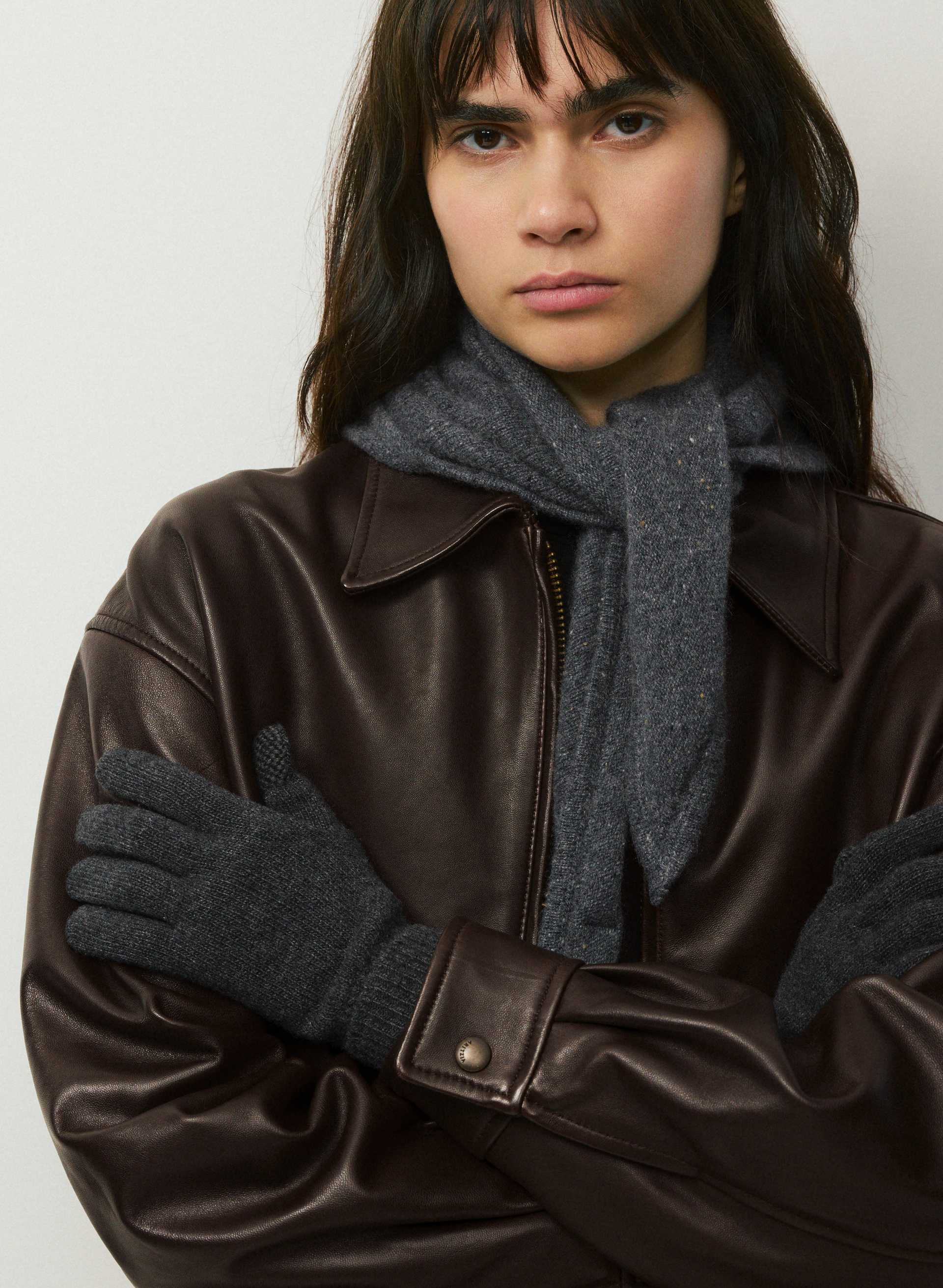 CASHMERE EXALT TECH GLOVES | Aritzia