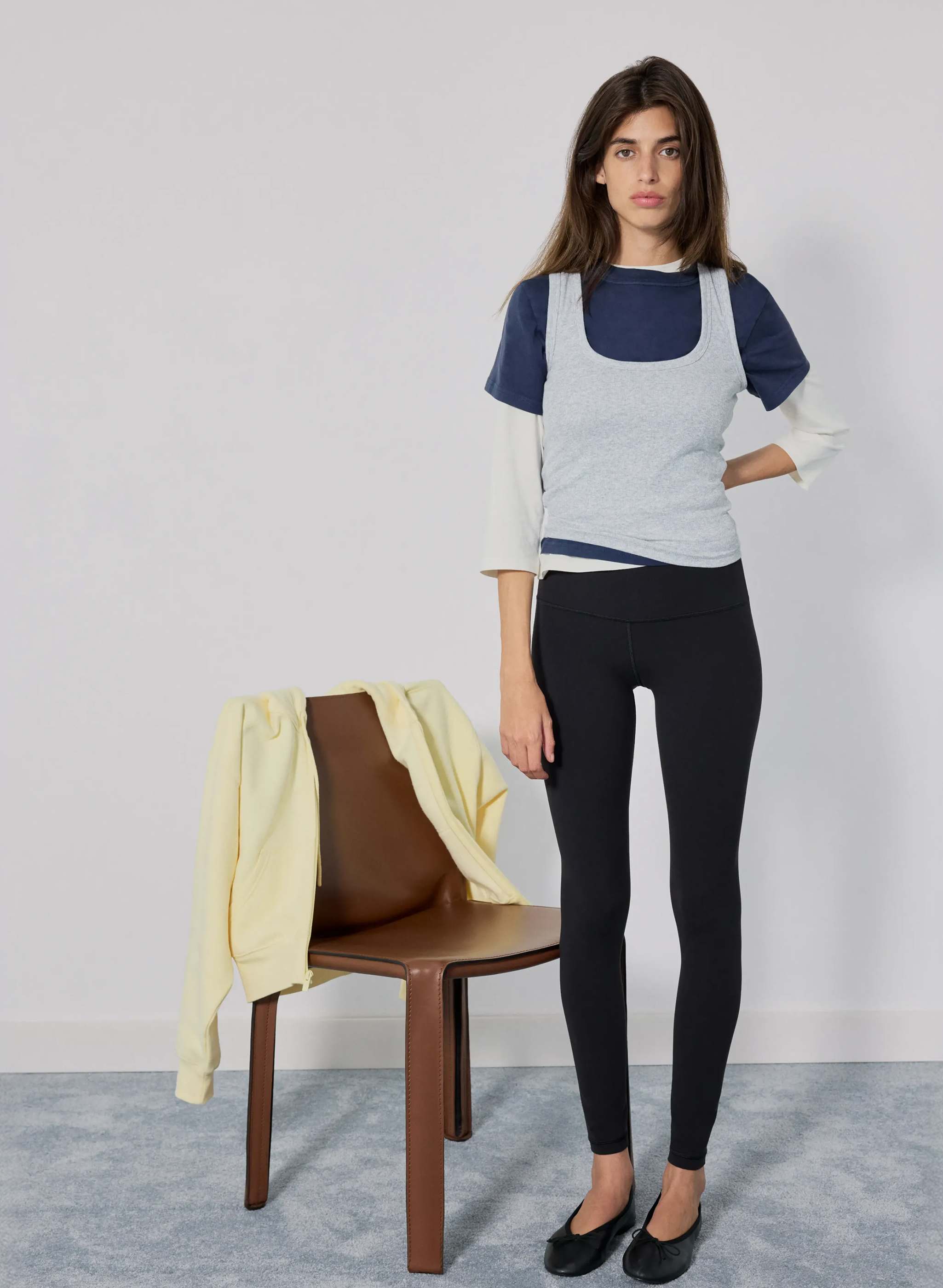 LEGGING 66 CM SCULPTANT À TAILLE HAUTE - BUTTER - Legging sculptant à taille haute en tissu qui évacue la transpiration. 