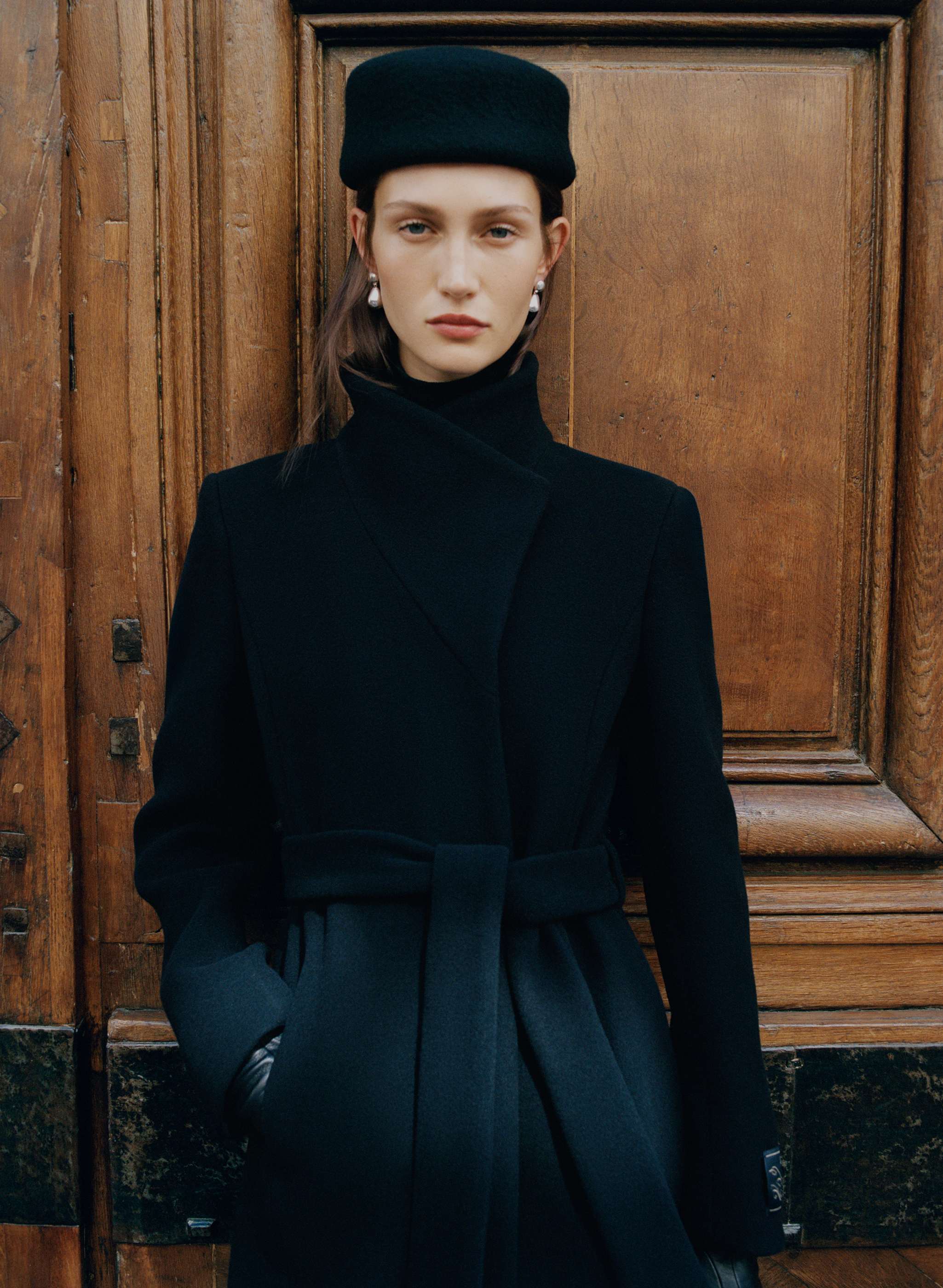 MANTEAU CONNOR LONG - CACHEMIRE-LAINE DOUX - Manteau long à col cheminée et ceinture amovible en laine vierge et cachemire d’Italie. 