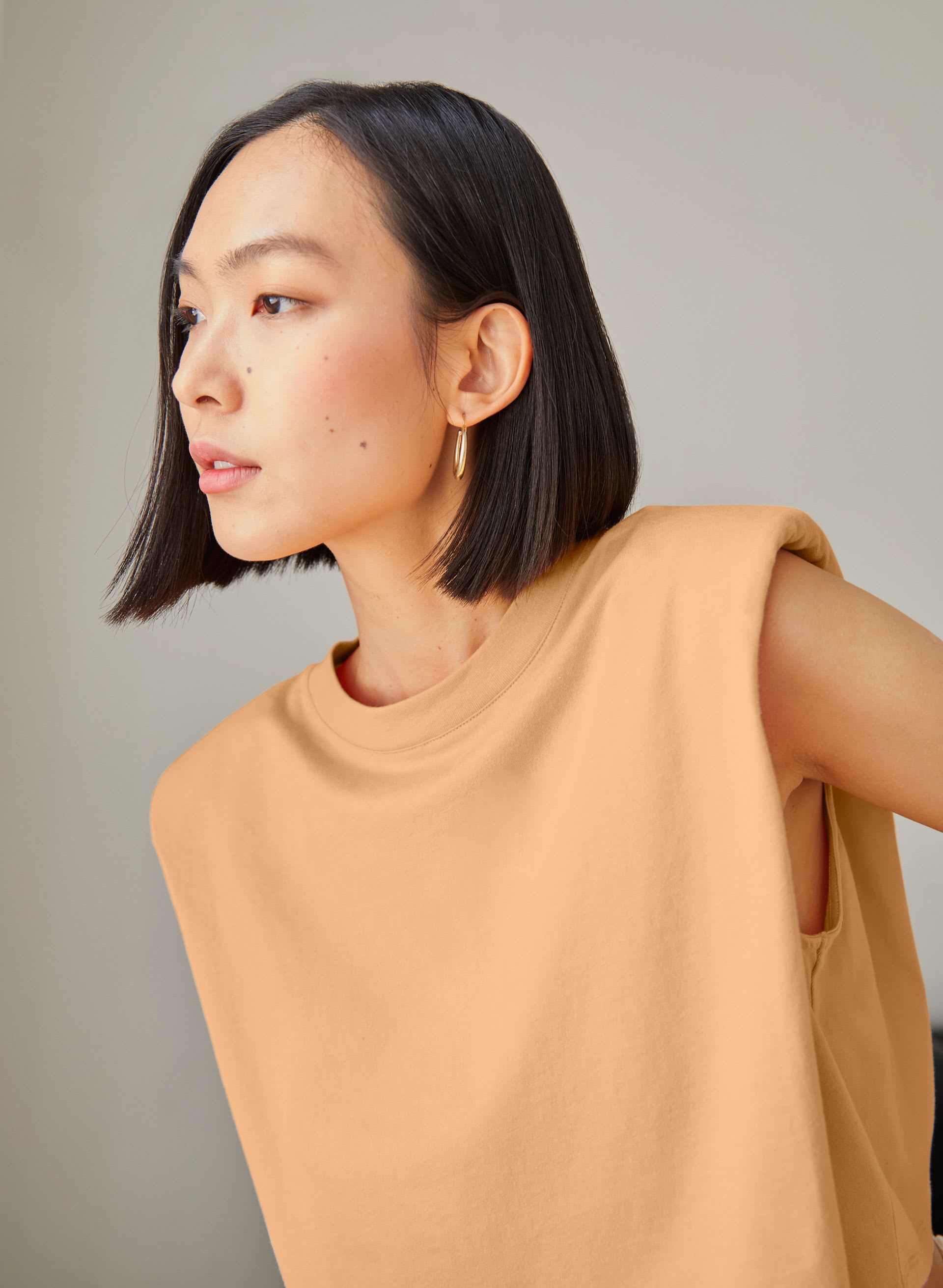 SHOULDER PAD CROPPED TANK | Aritzia