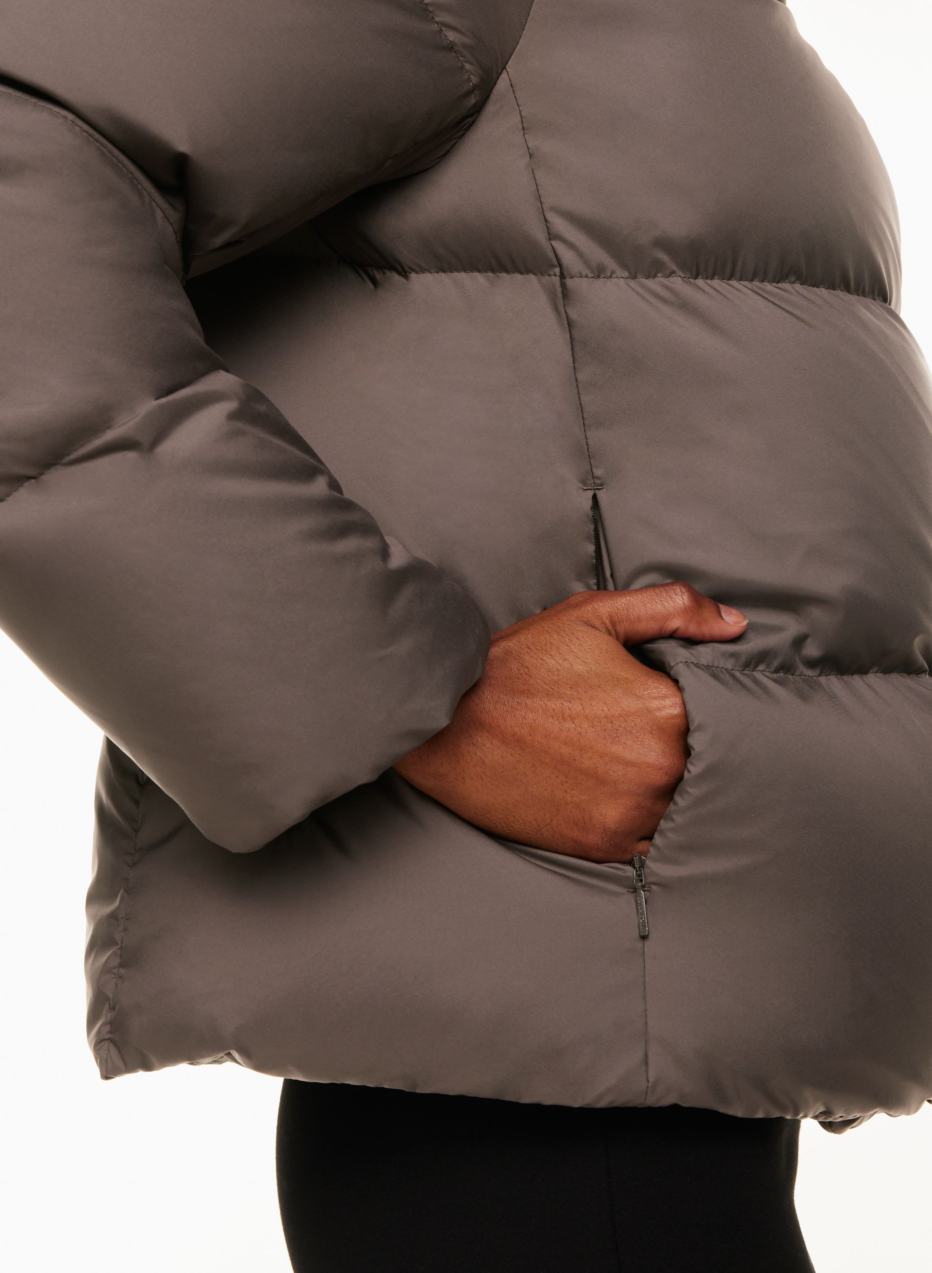 THE DUVET PUFFER SHORT | Aritzia
