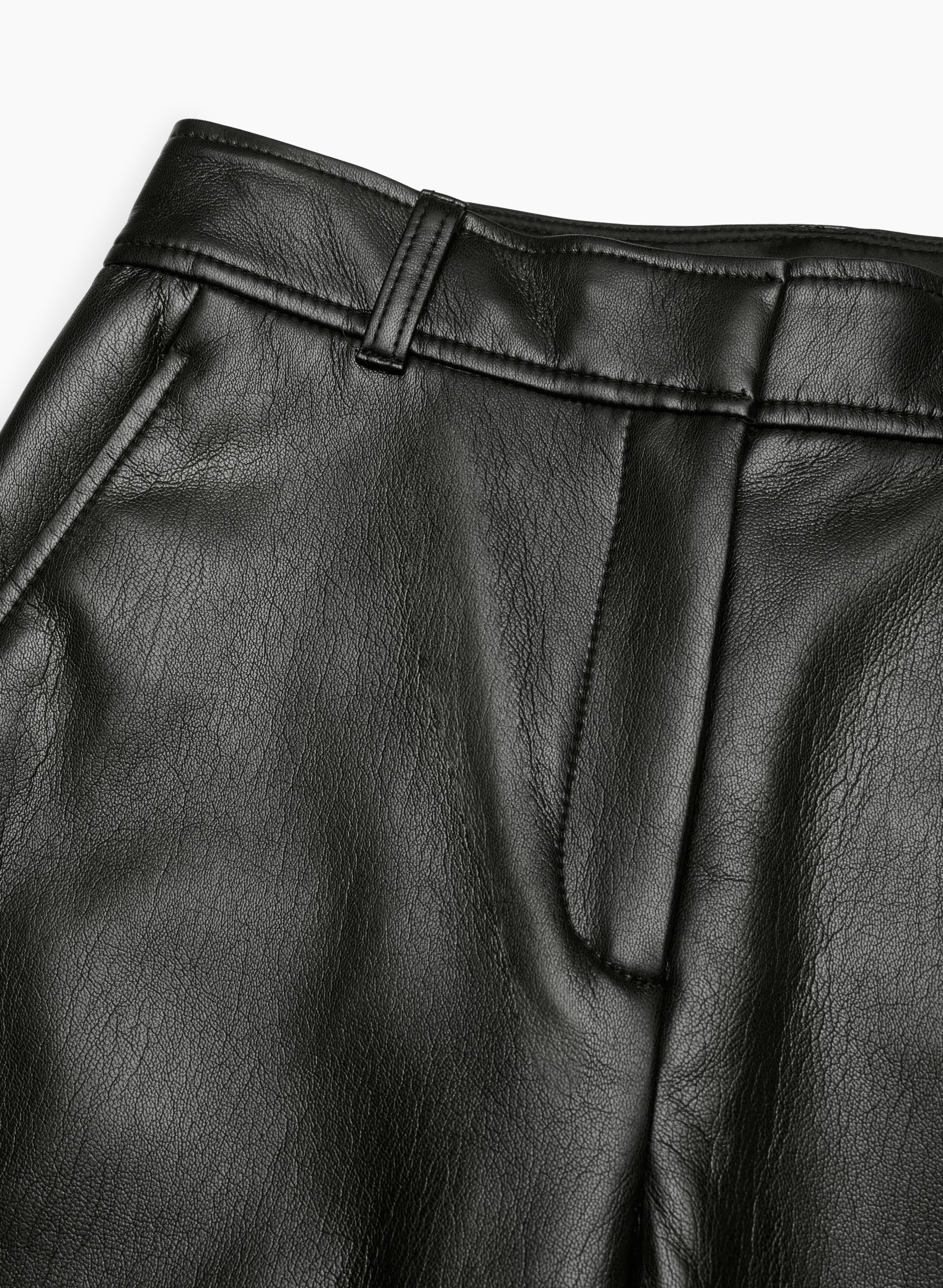 PANTALON ÉCOURTÉ COMMAND | Aritzia