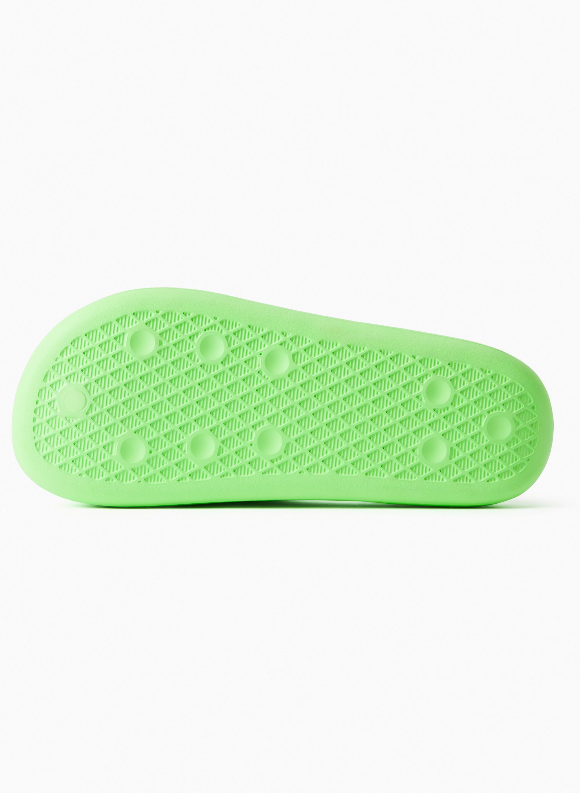 ADILETTE AYOON | Aritzia