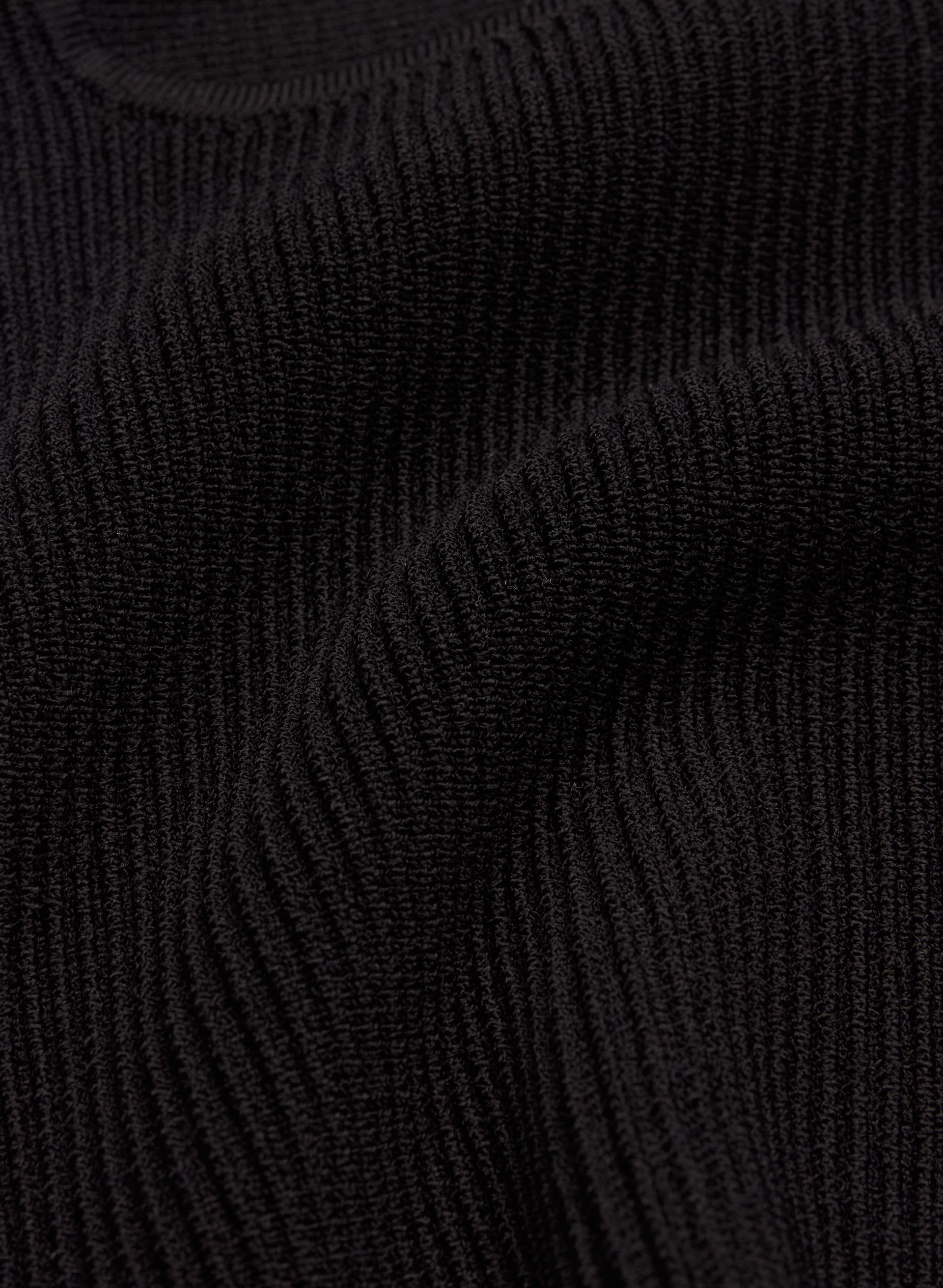 HAUT À ENCOLURE CARRÉE EN TRICOT SCULPTANT | Aritzia