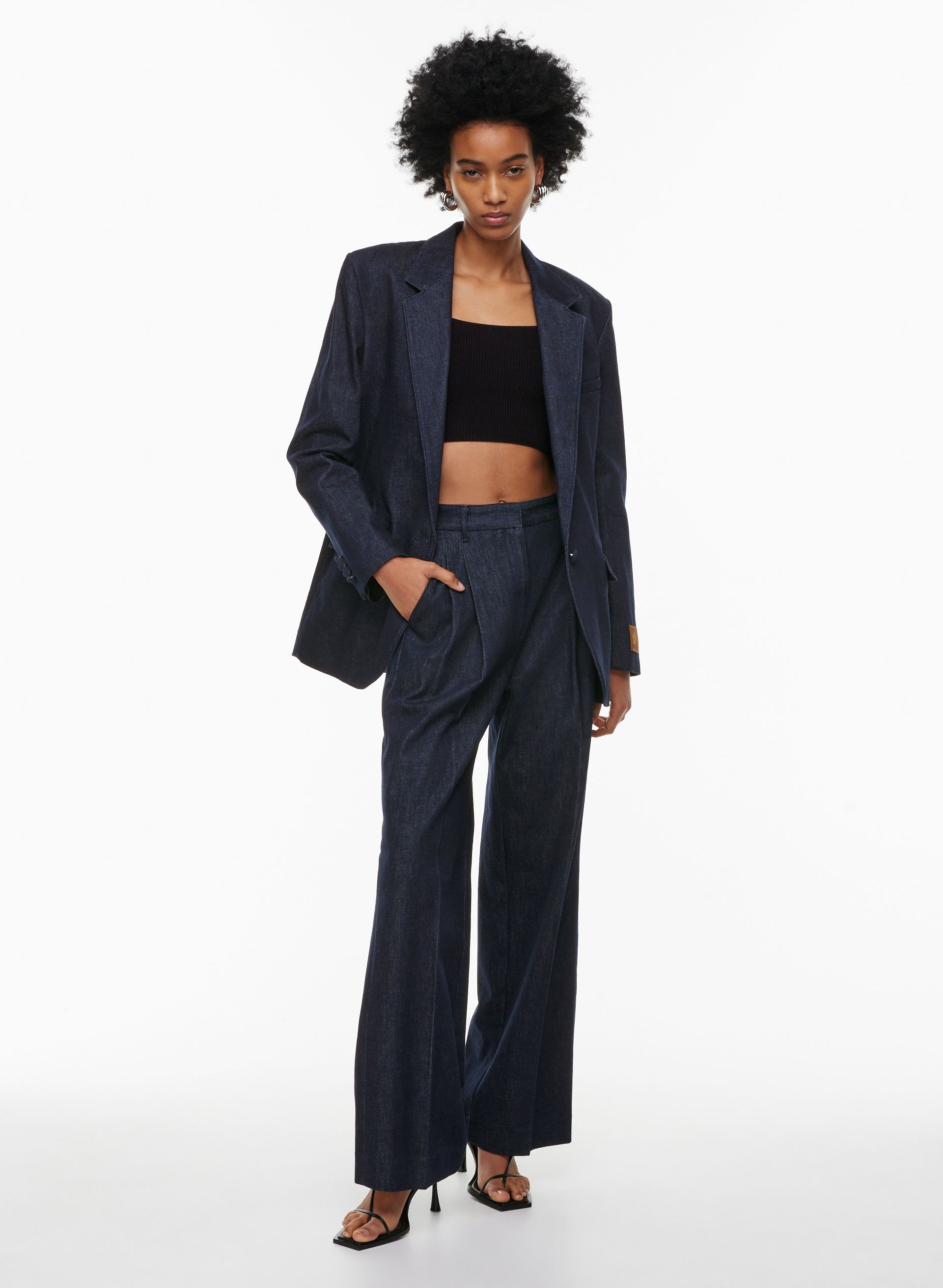 HAUT À ENCOLURE CARRÉE EN TRICOT SCULPTANT | Aritzia