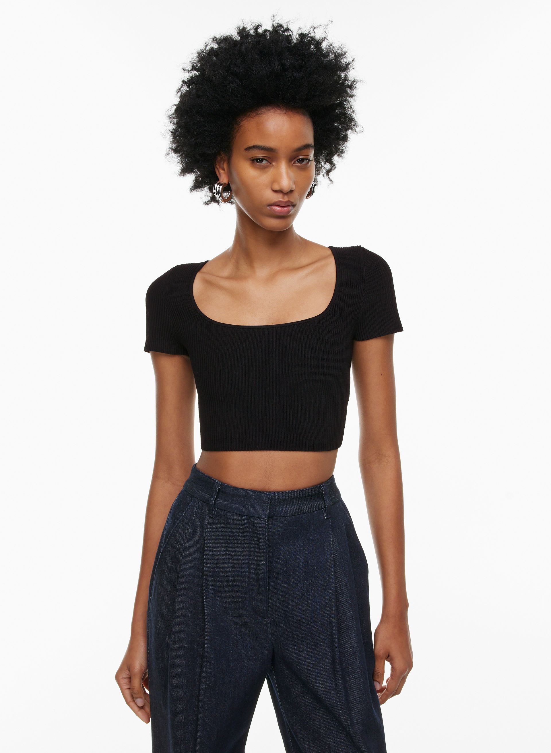 HAUT À ENCOLURE CARRÉE EN TRICOT SCULPTANT | Aritzia