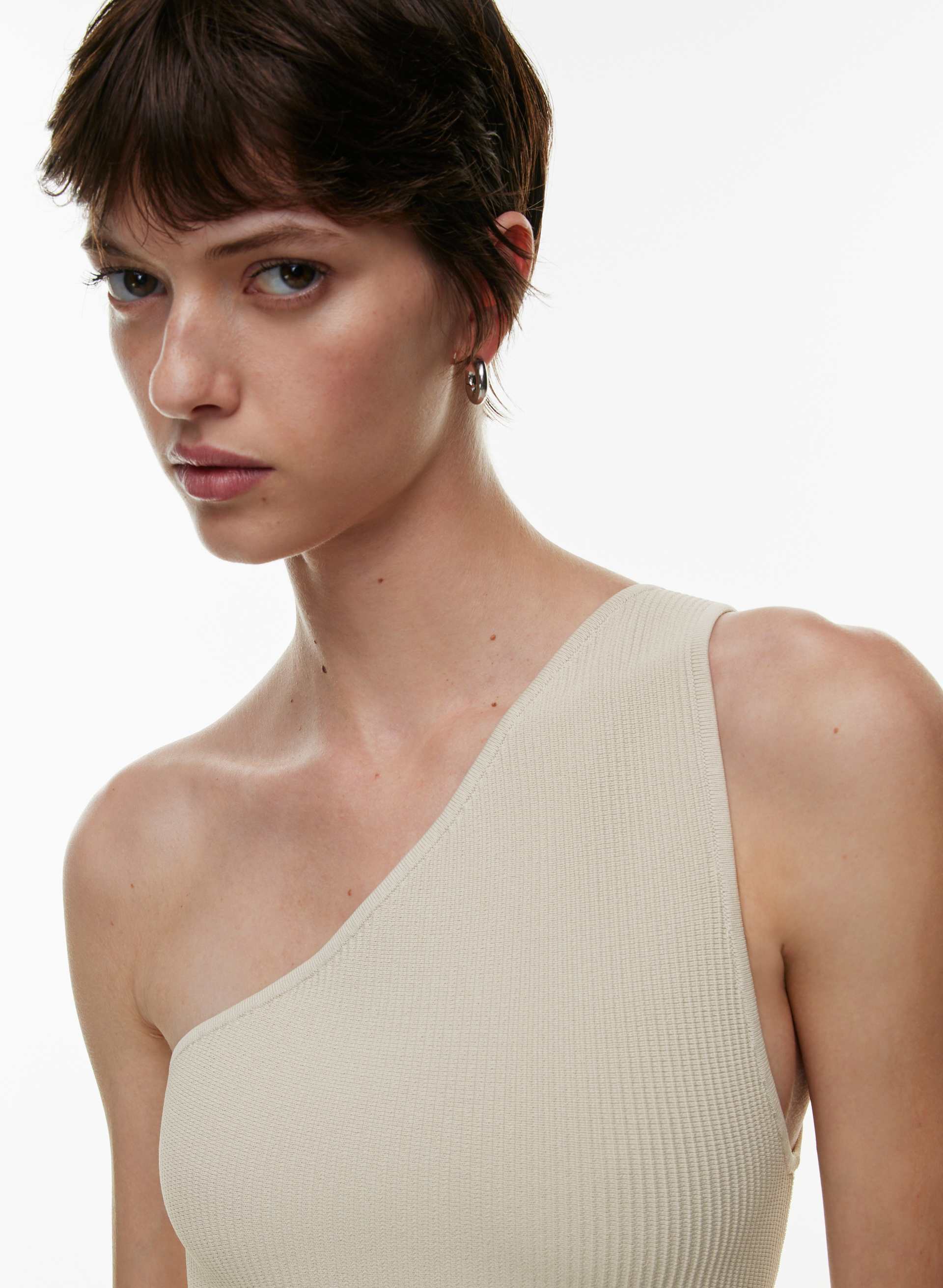 MINIROBE EN TRICOT SCULPTANT SEVEN | Aritzia