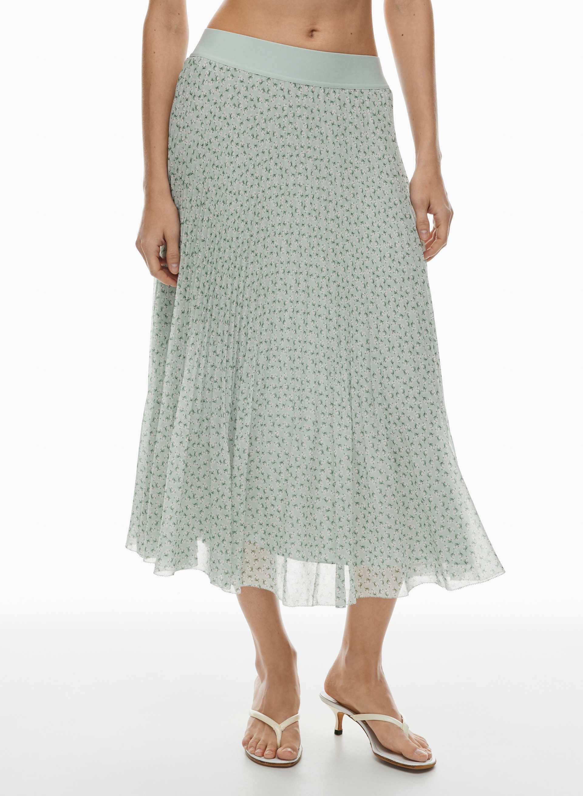 NEW TWIRL PLEATED SKIRT | Aritzia