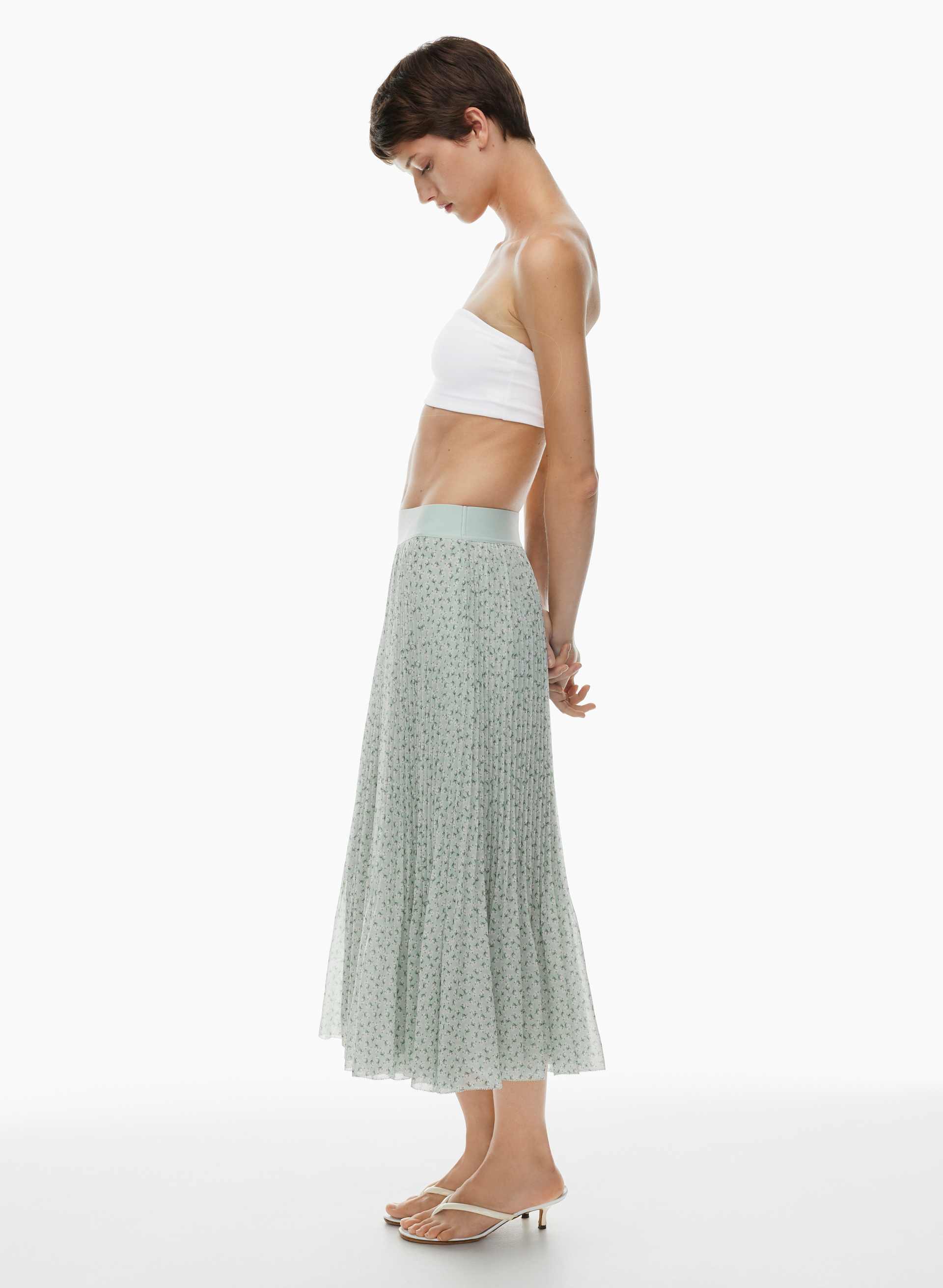 NEW TWIRL PLEATED SKIRT | Aritzia