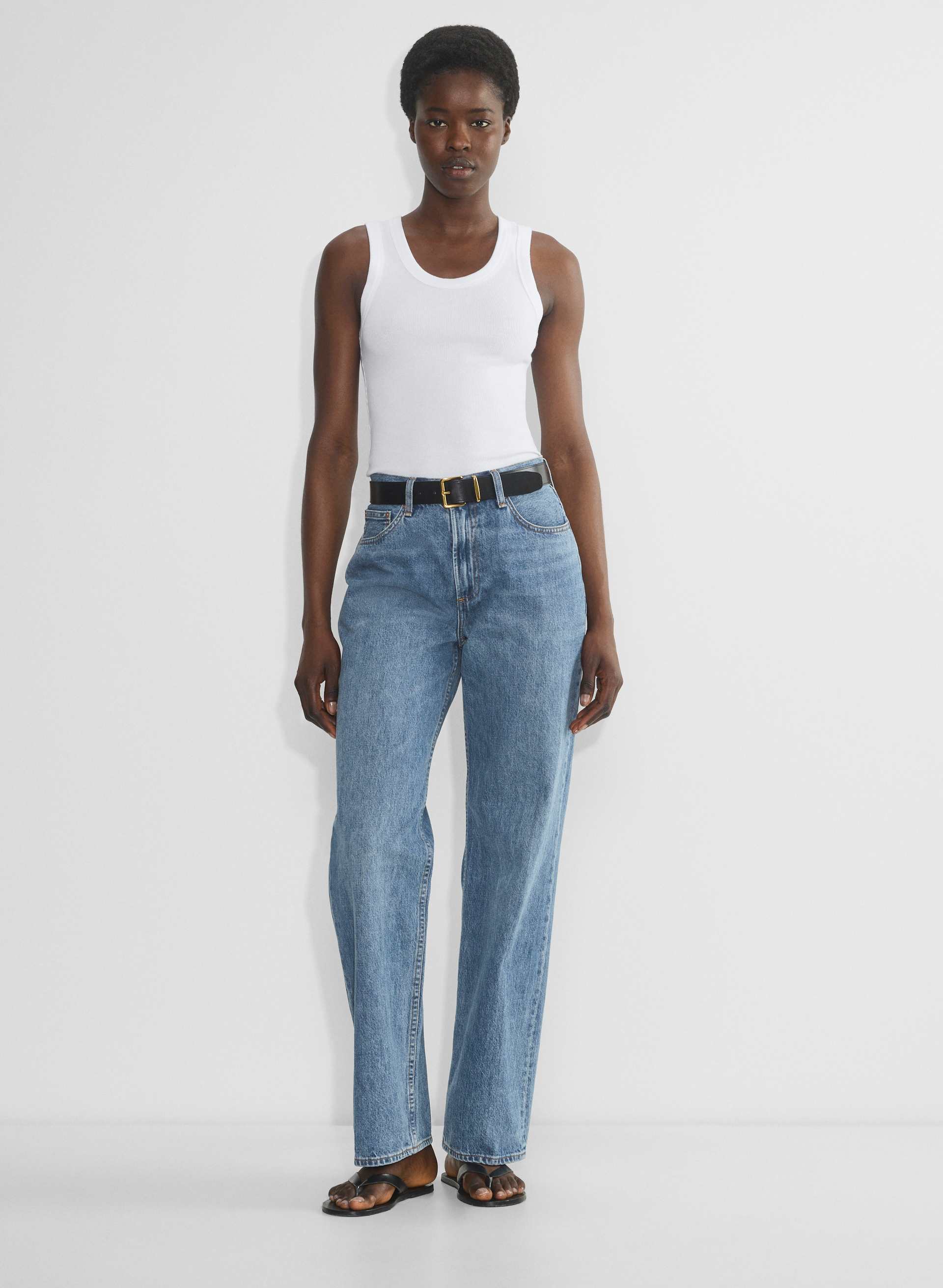 EMBLEM SOLID BRASS LEATHER WIDE BELT | Aritzia
