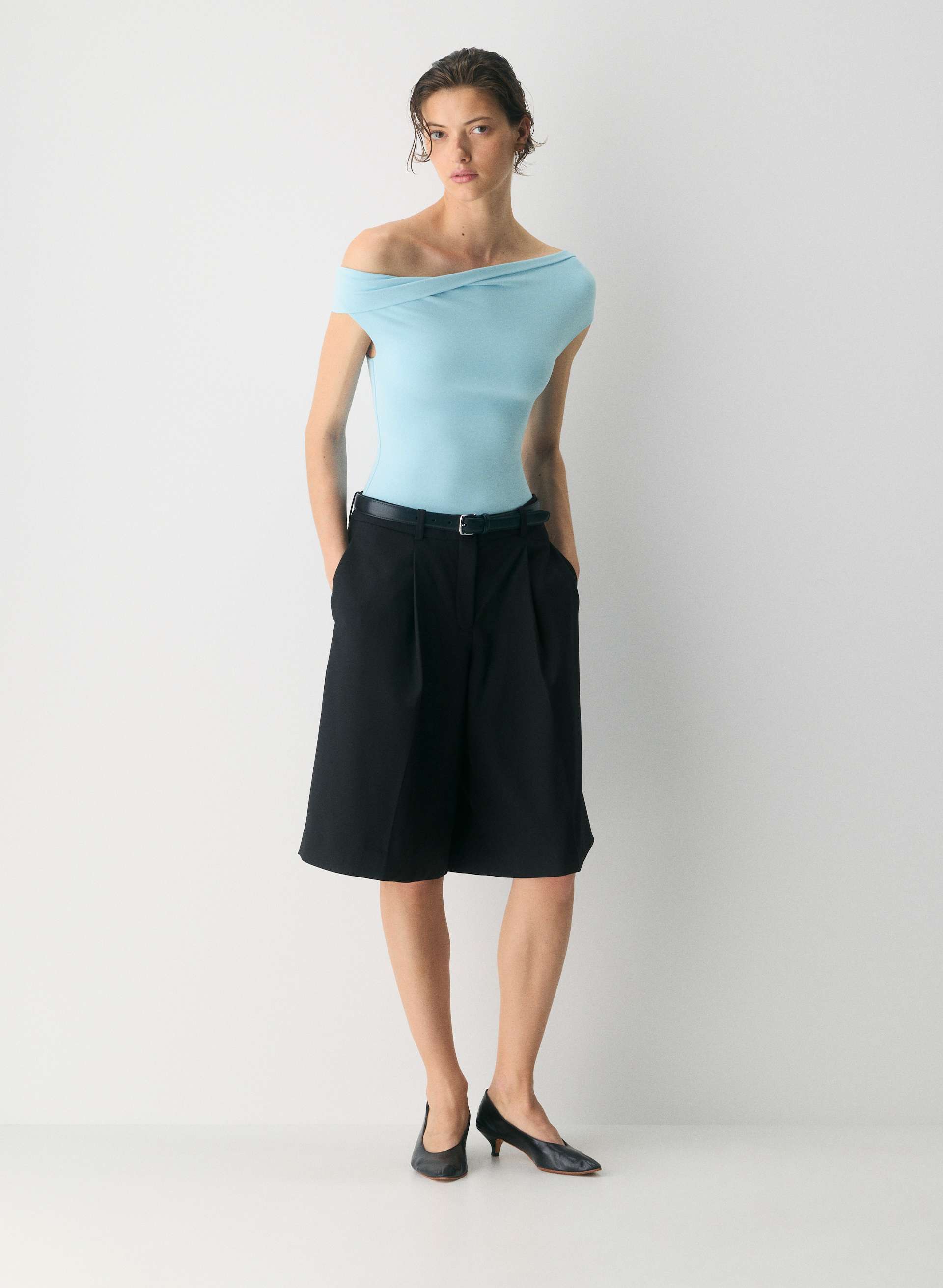ORIGINAL CONTOUR RAVISH TOP - Second-skin off-shoulder top with twist detail. 